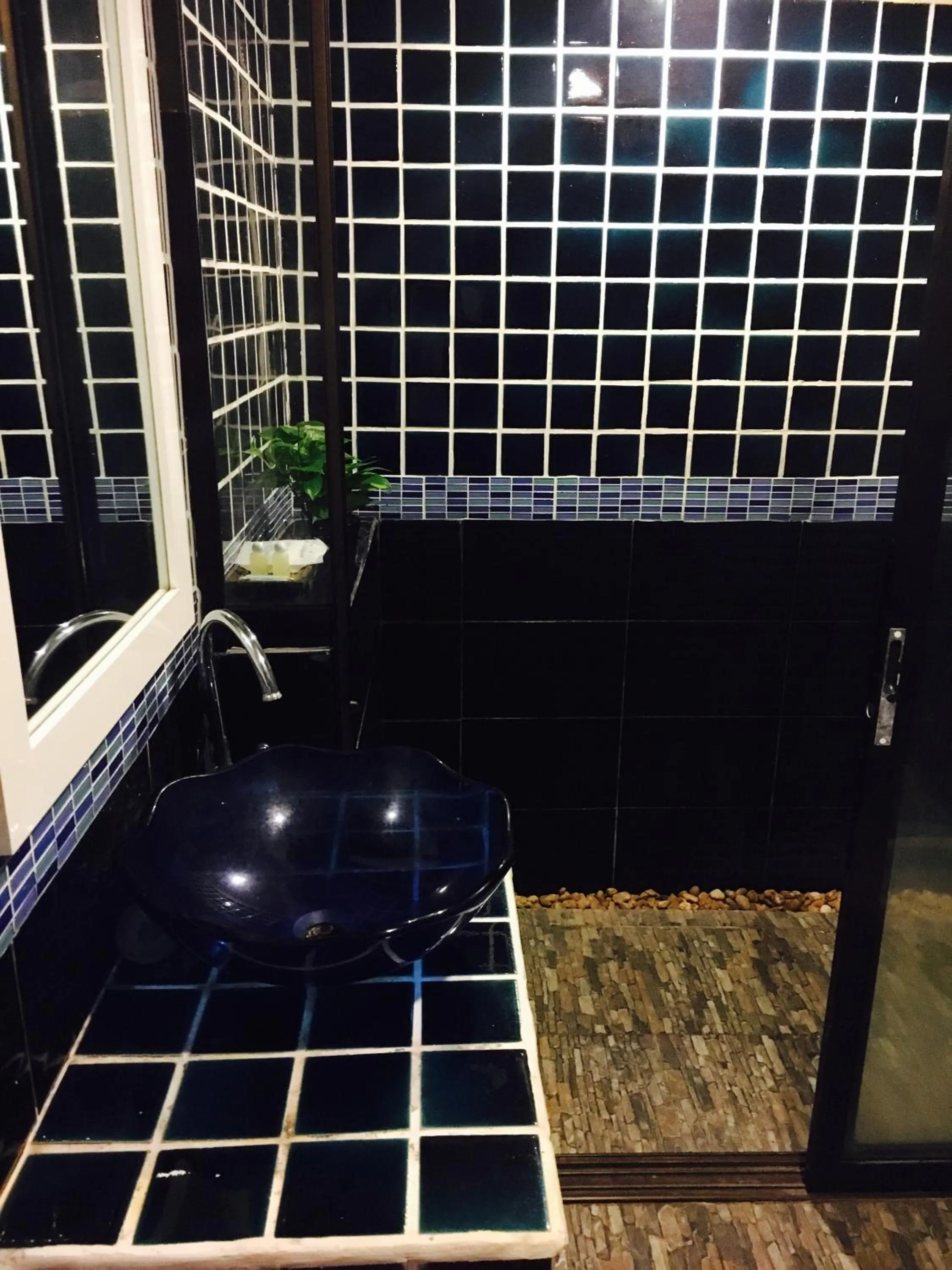 Bathroom in Lanta Paragon