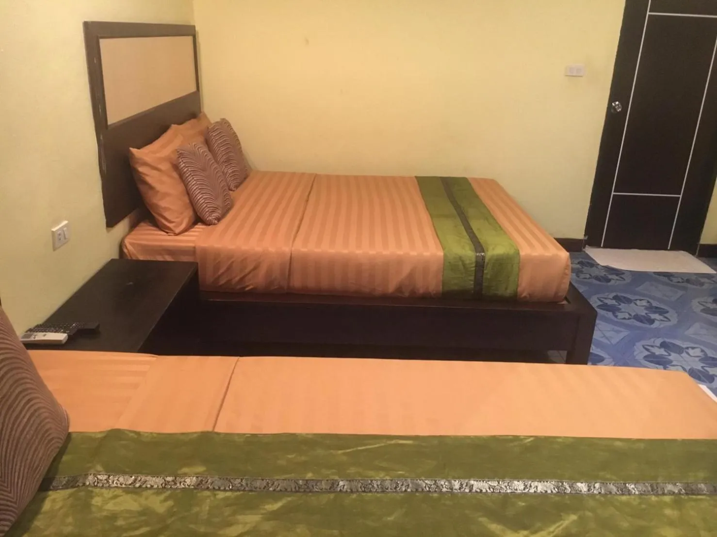 Bedroom, Bed in Lanta Paragon