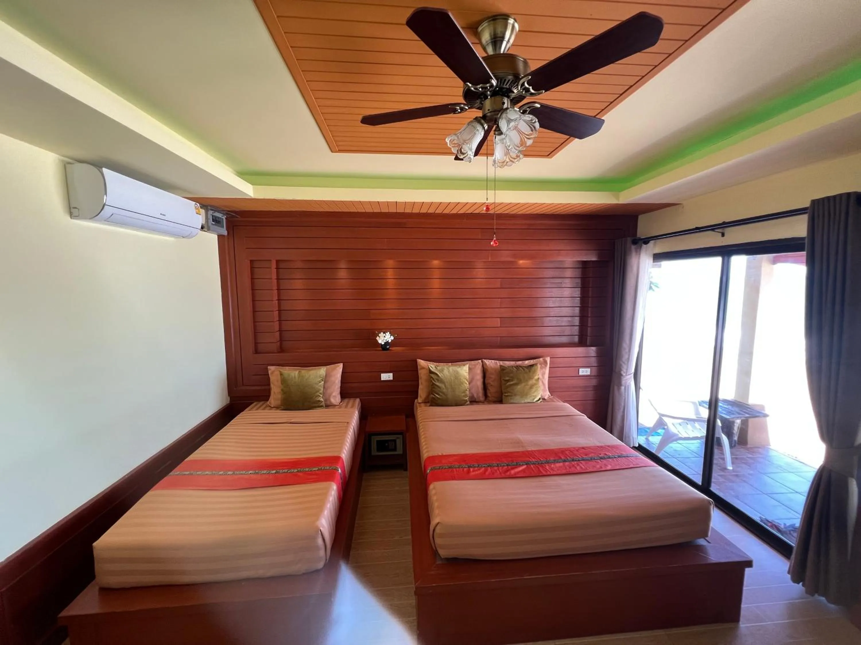 Bed in Lanta Paragon