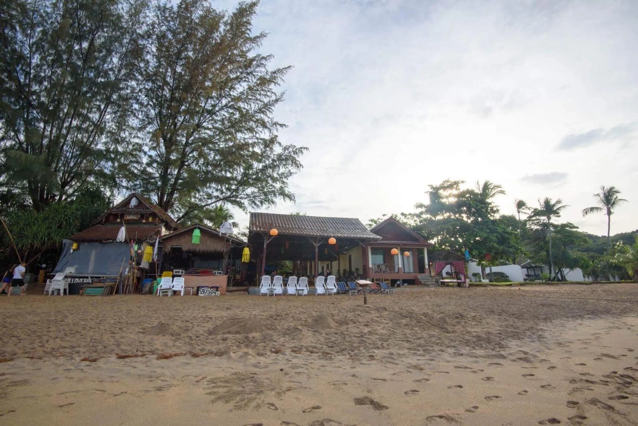 Beach in Lanta Paragon