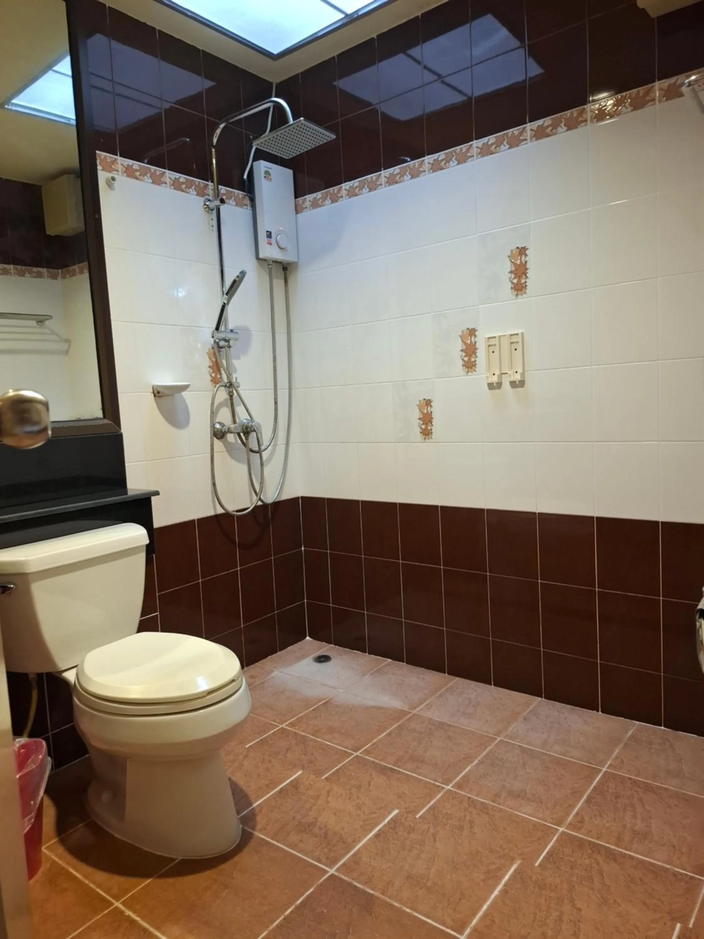 Shower in Lanta Summer House 1