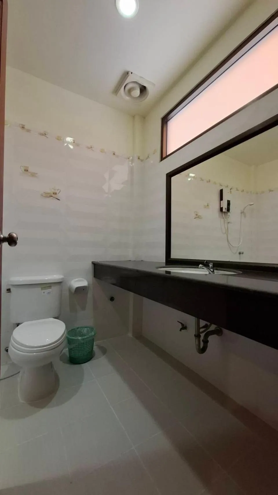 Bathroom in Lanta Summer House 1