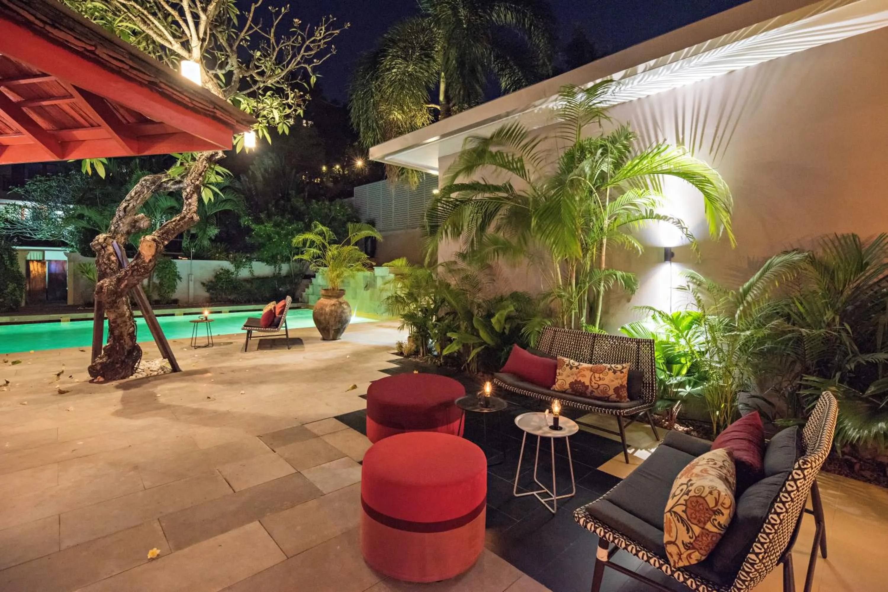 Lounge or bar in The Sunset Beach Resort & Spa, Taling Ngam, Ko Samui