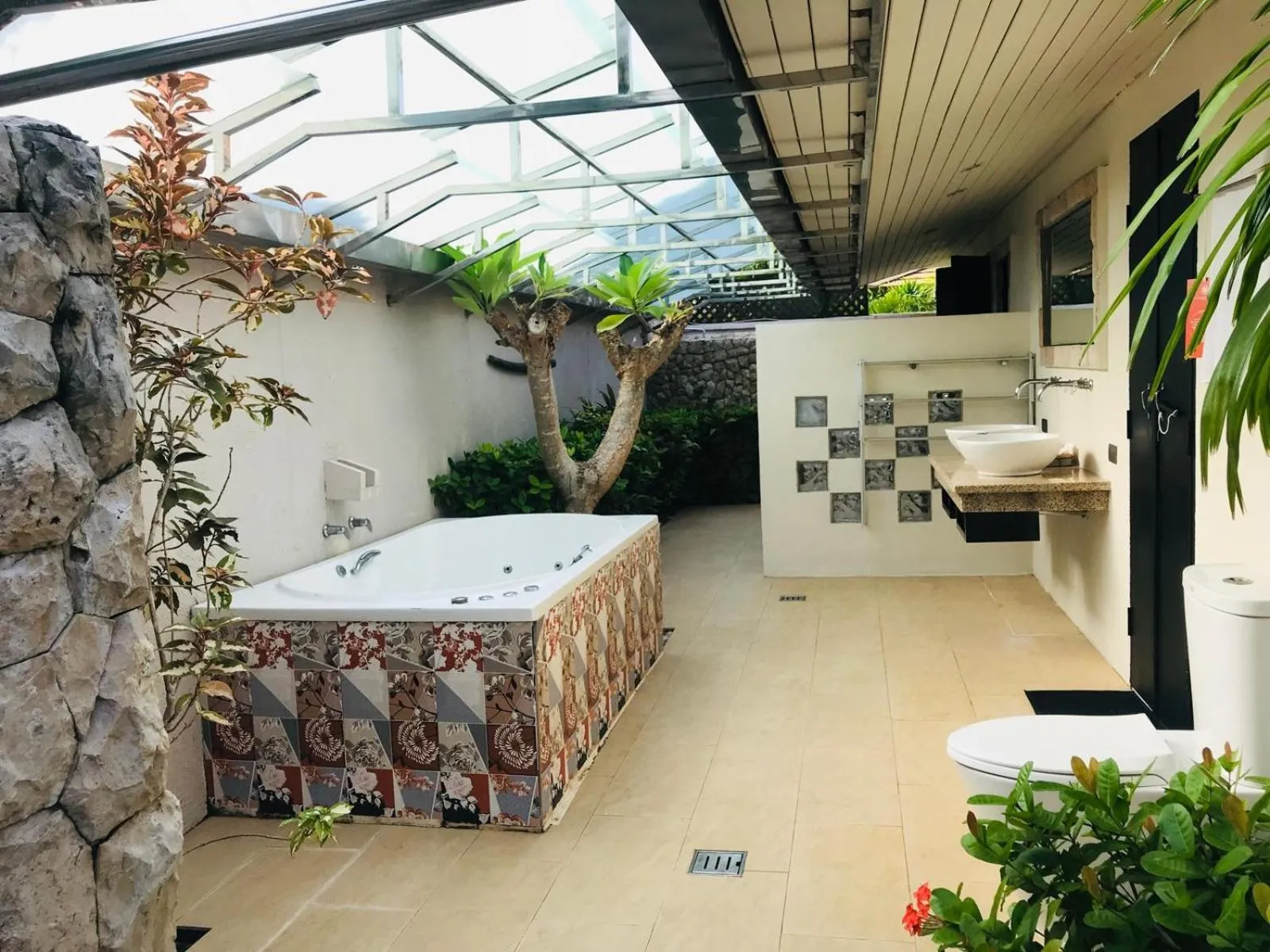 Toilet in The Sunset Beach Resort & Spa, Taling Ngam, Ko Samui