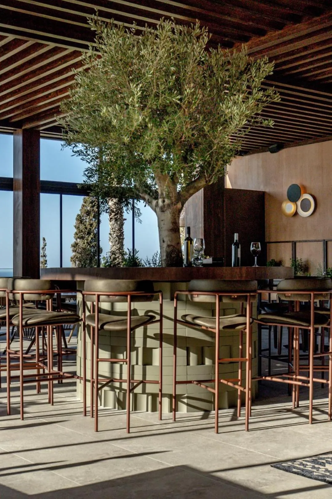 Restaurant/places to eat in Elios Hill