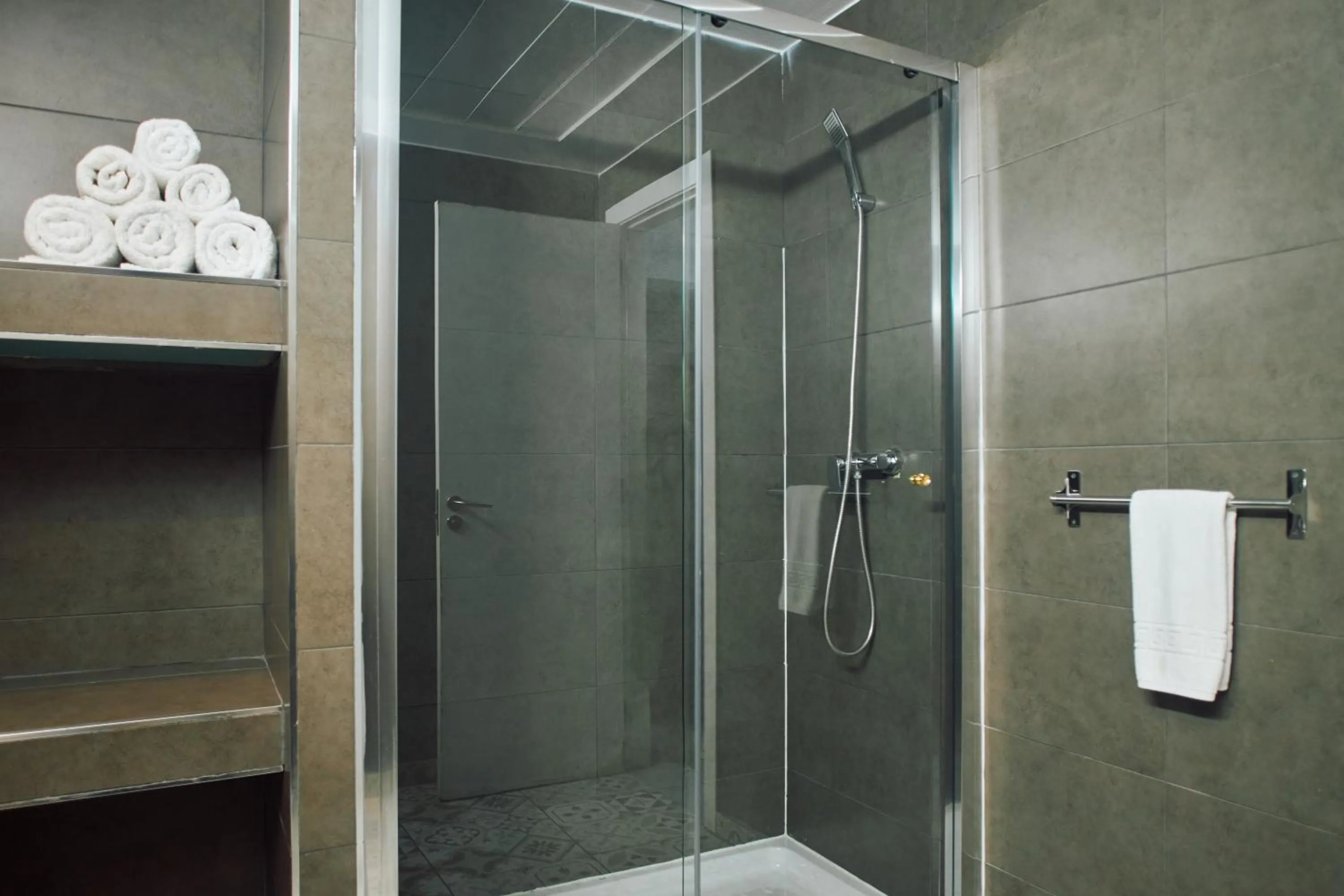 Shower in Hostal Sunset Ibiza