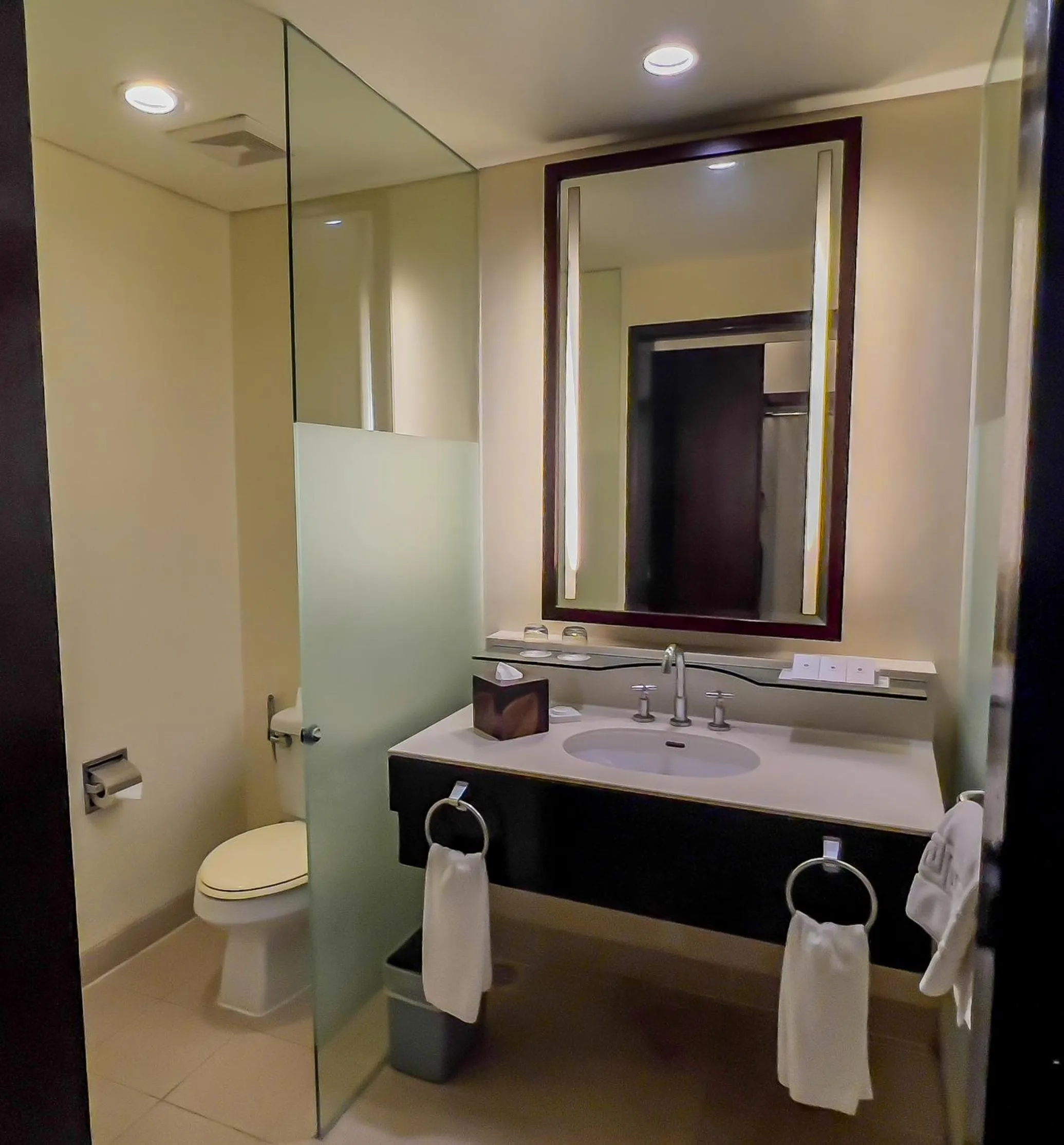Bathroom in Taal Vista Hotel