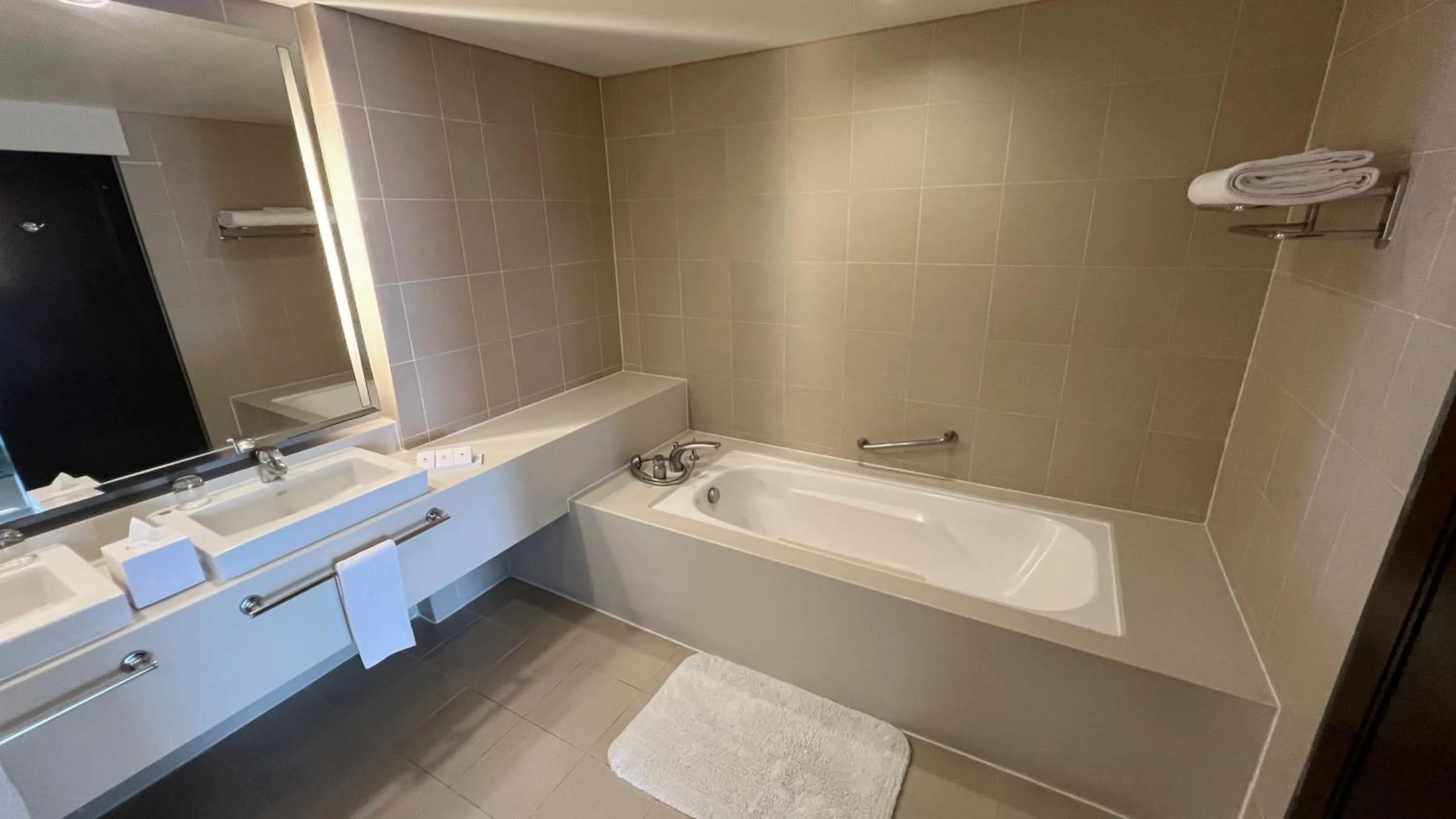 Bath in Taal Vista Hotel