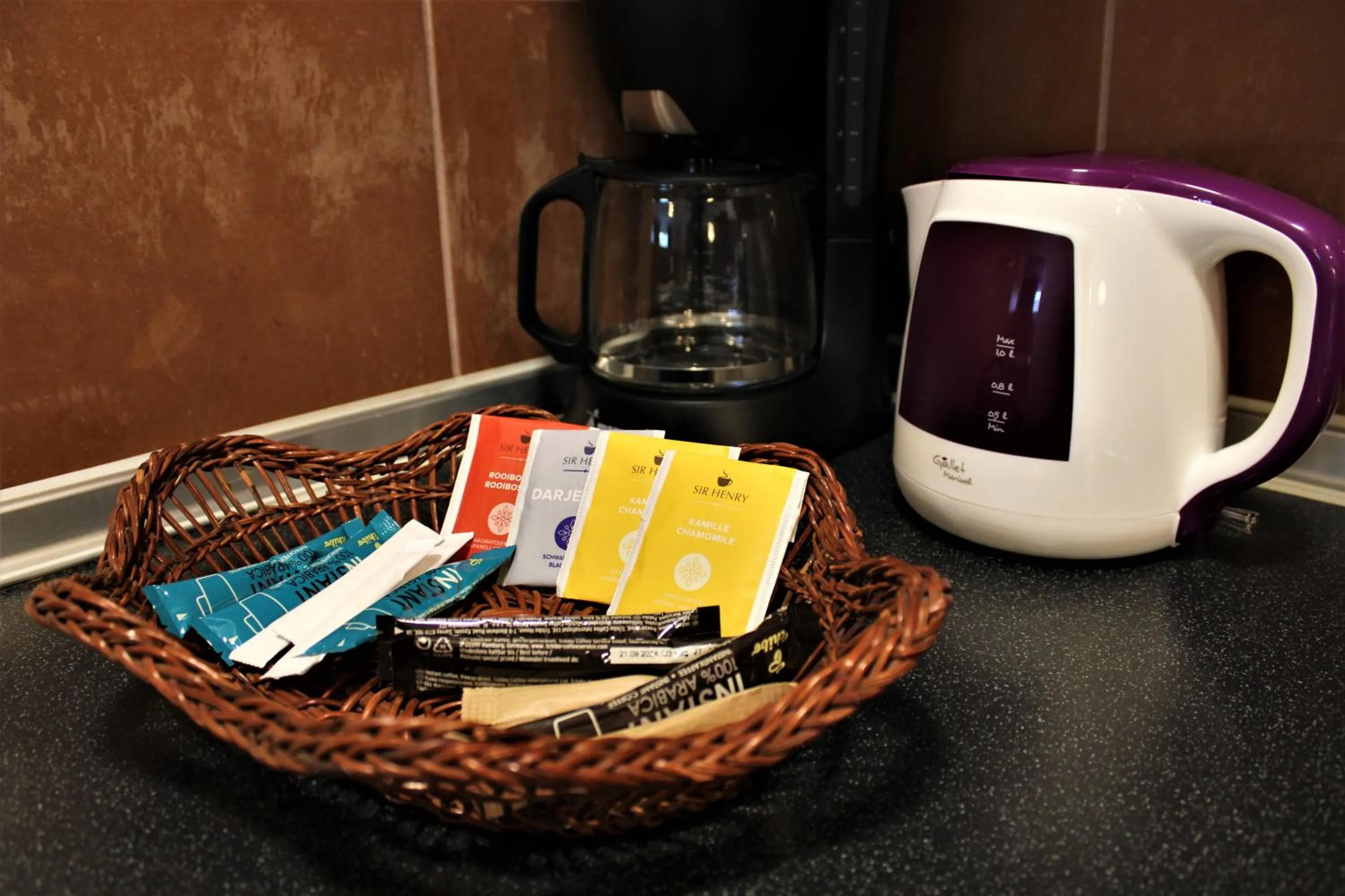 Coffee/tea facilities in Made Inn Budapest