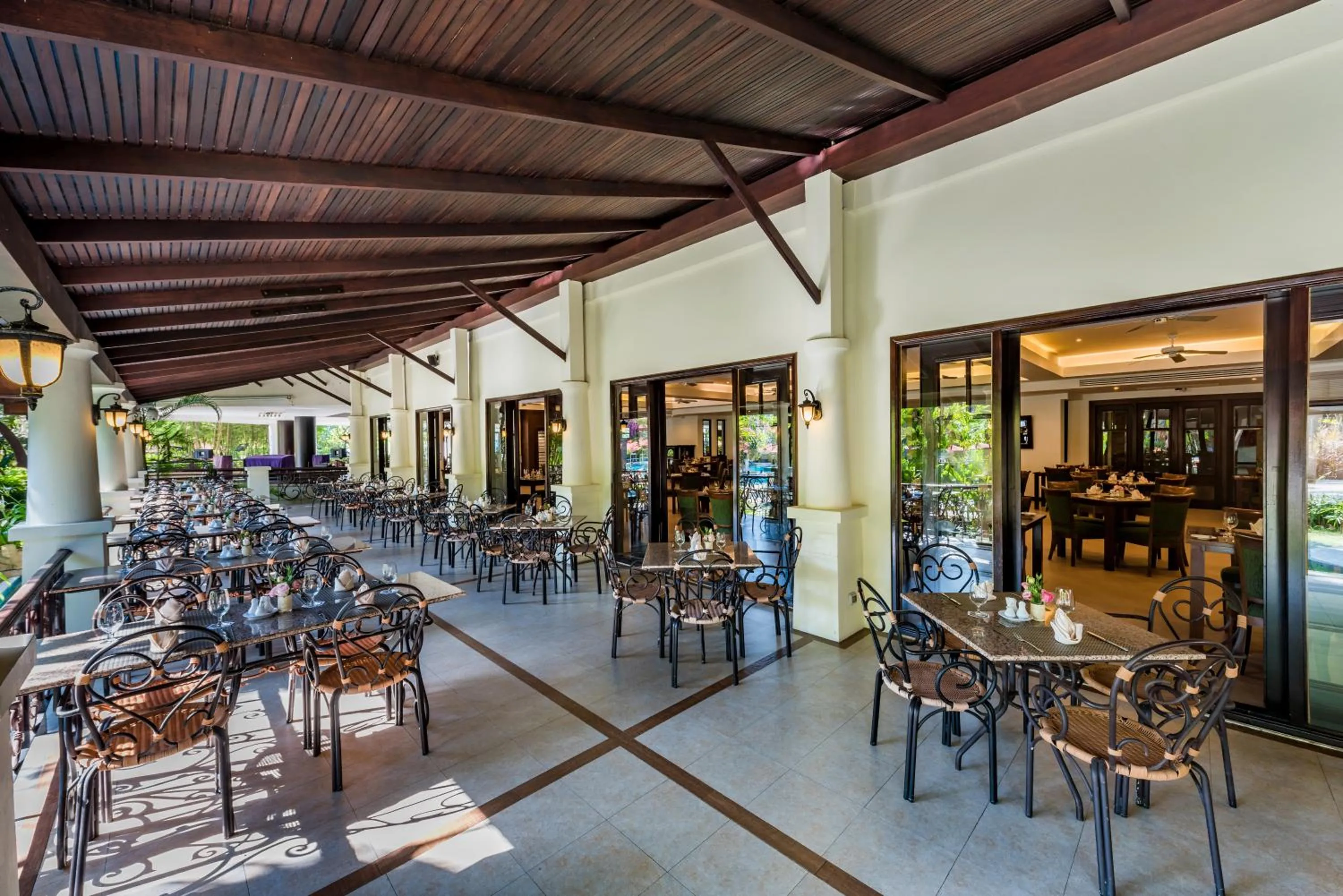 Restaurant/Places to Eat in Duangjitt Resort and Spa - SHA Plus