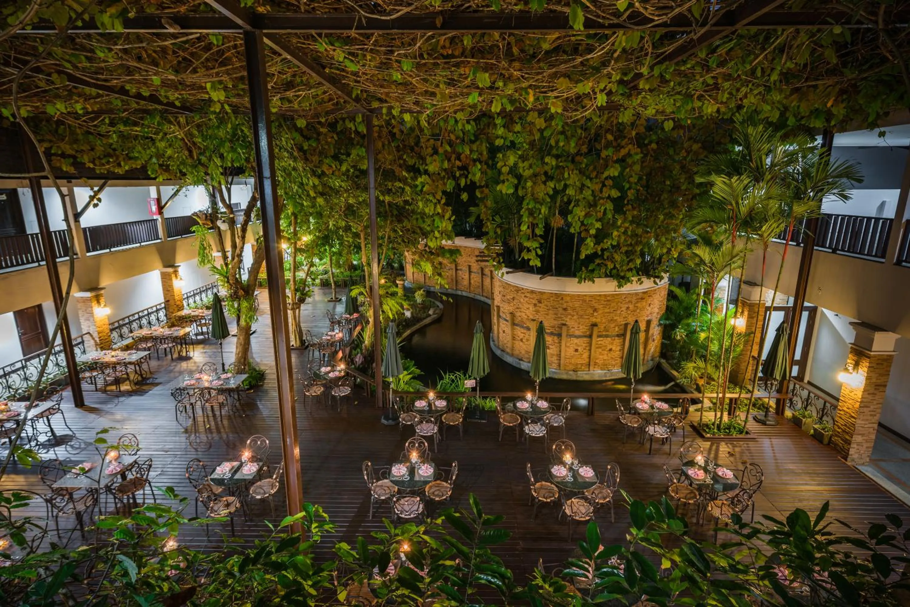 Restaurant/places to eat in Duangjitt Resort and Spa - SHA Plus