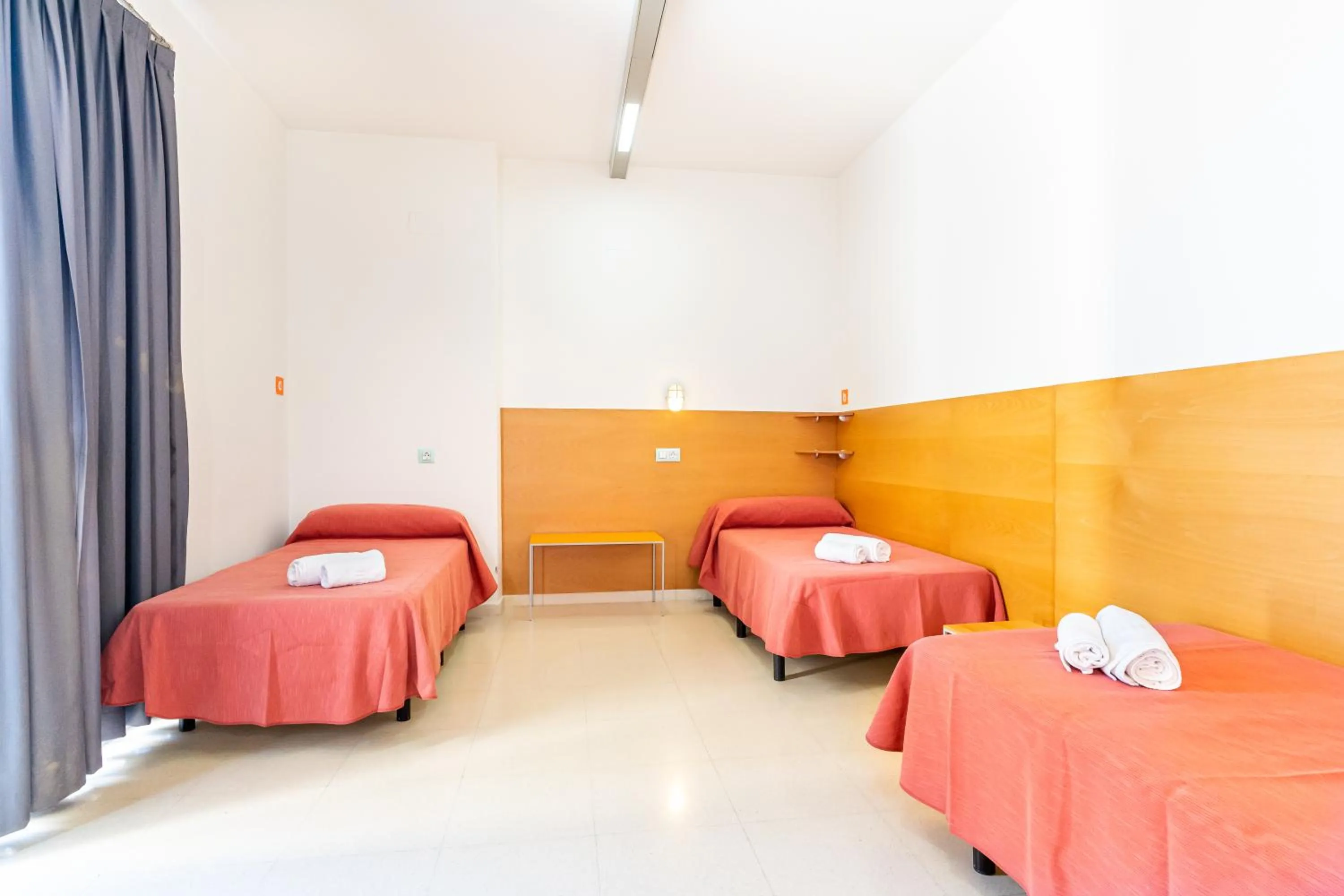 Bedroom, Bed in Albergue Inturjoven Jaen