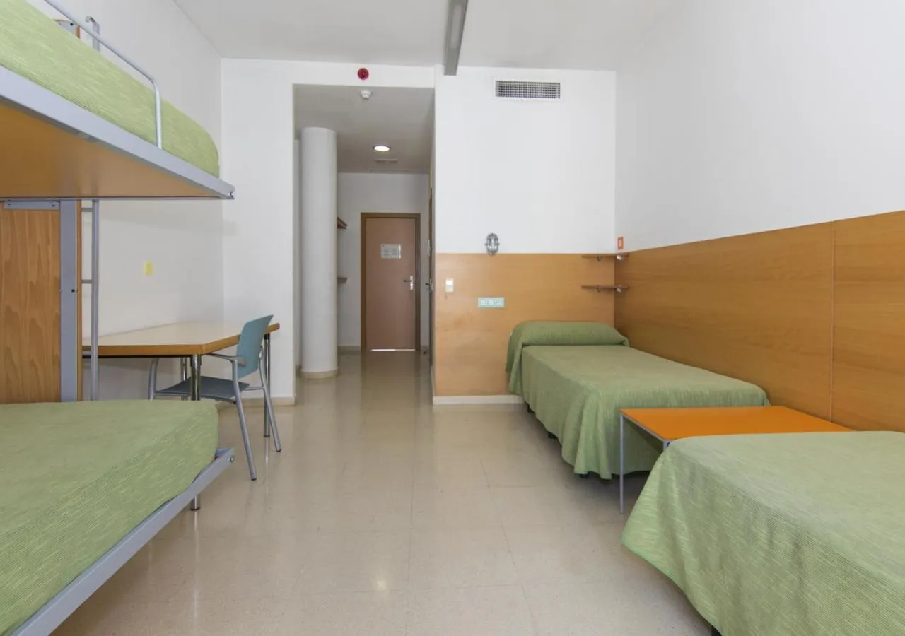 Photo of the whole room, Bed in Albergue Inturjoven Jaen