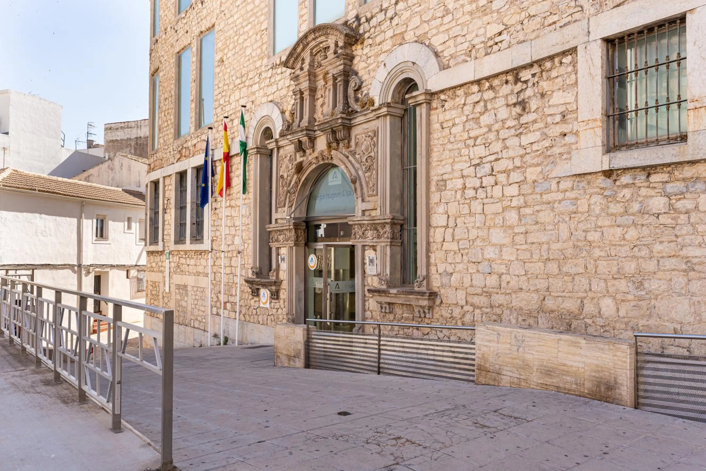 Facade/entrance in Albergue Inturjoven Jaen