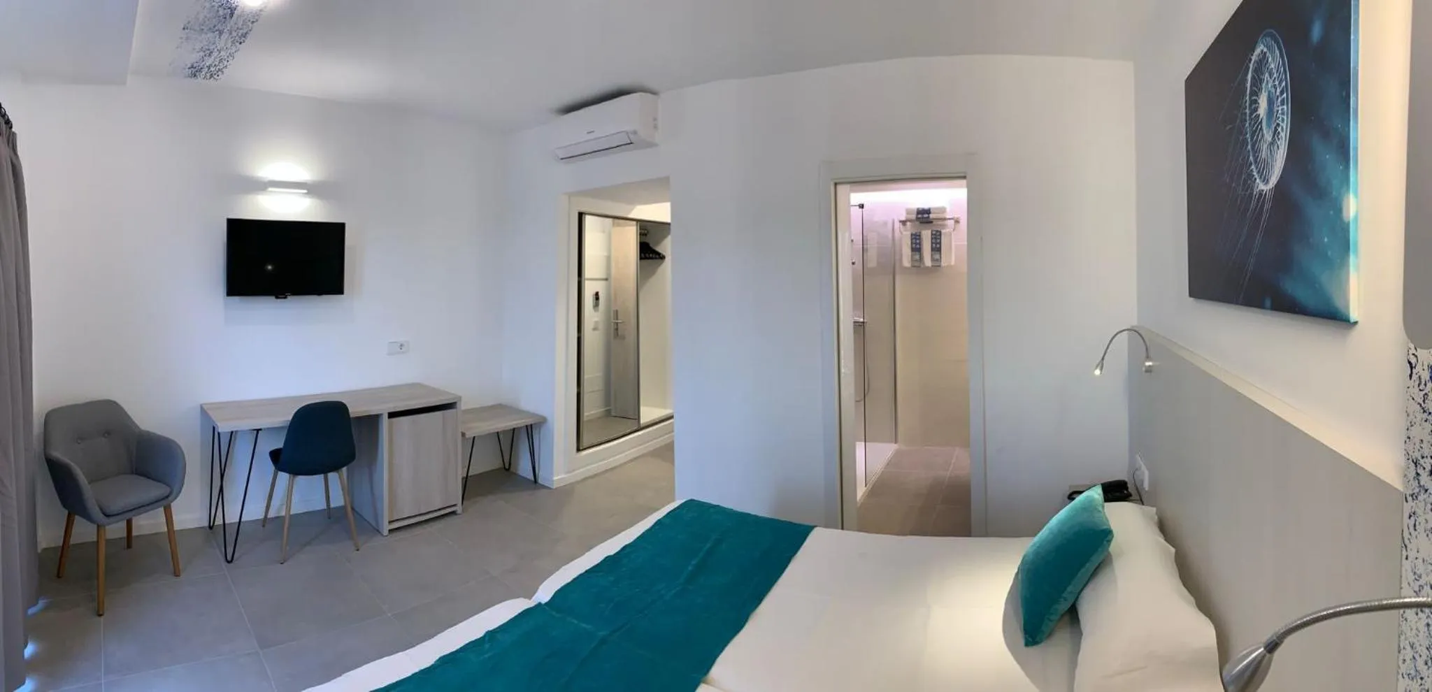 Photo of the whole room, Bed in Hotel Brisa Ibiza - Adults only