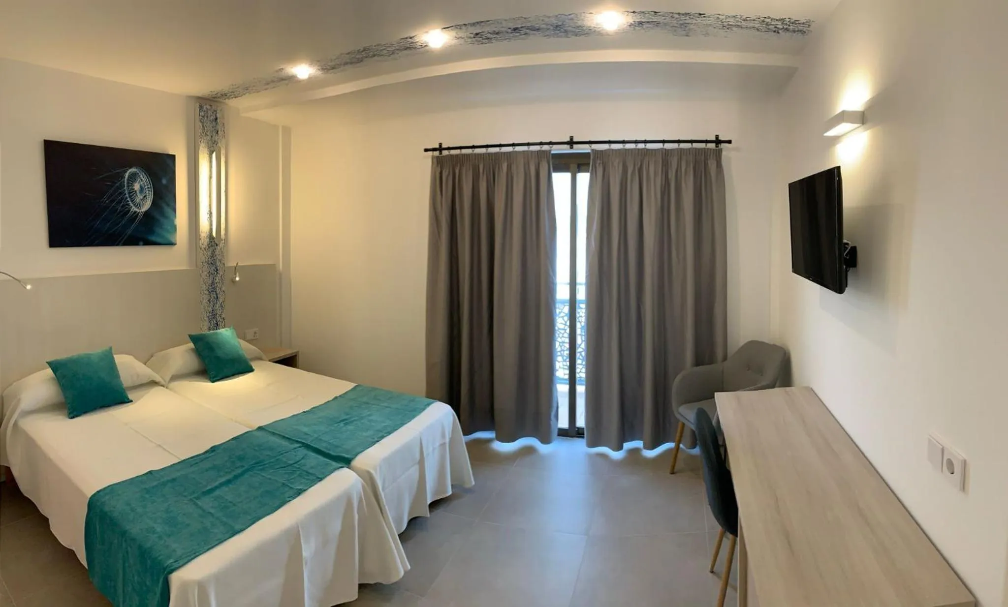 Photo of the whole room, Bed in Hotel Brisa Ibiza - Adults only