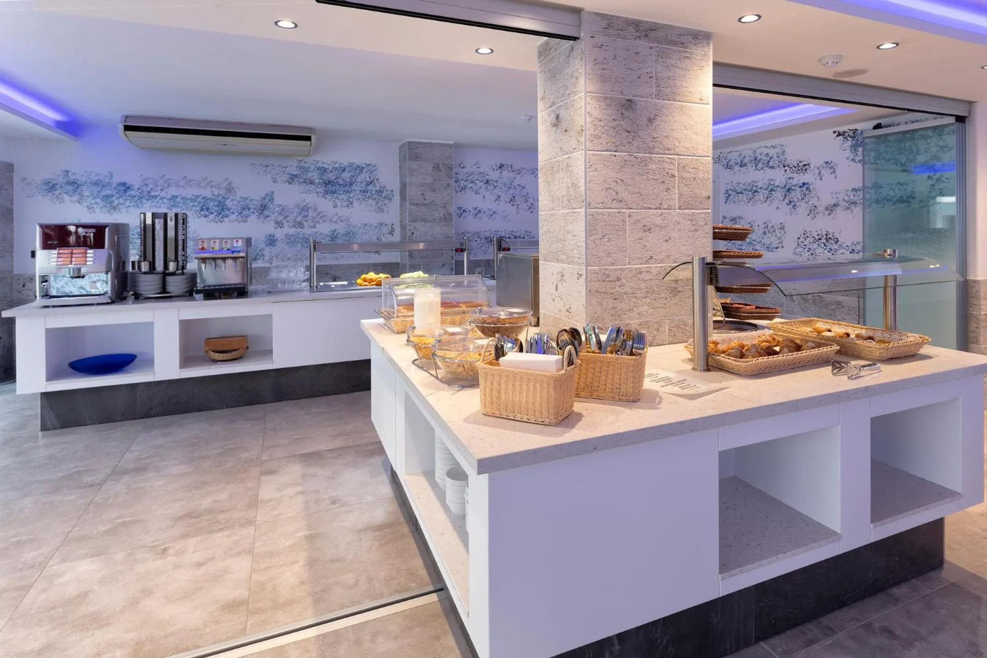 Breakfast in Hotel Brisa Ibiza - Adults only