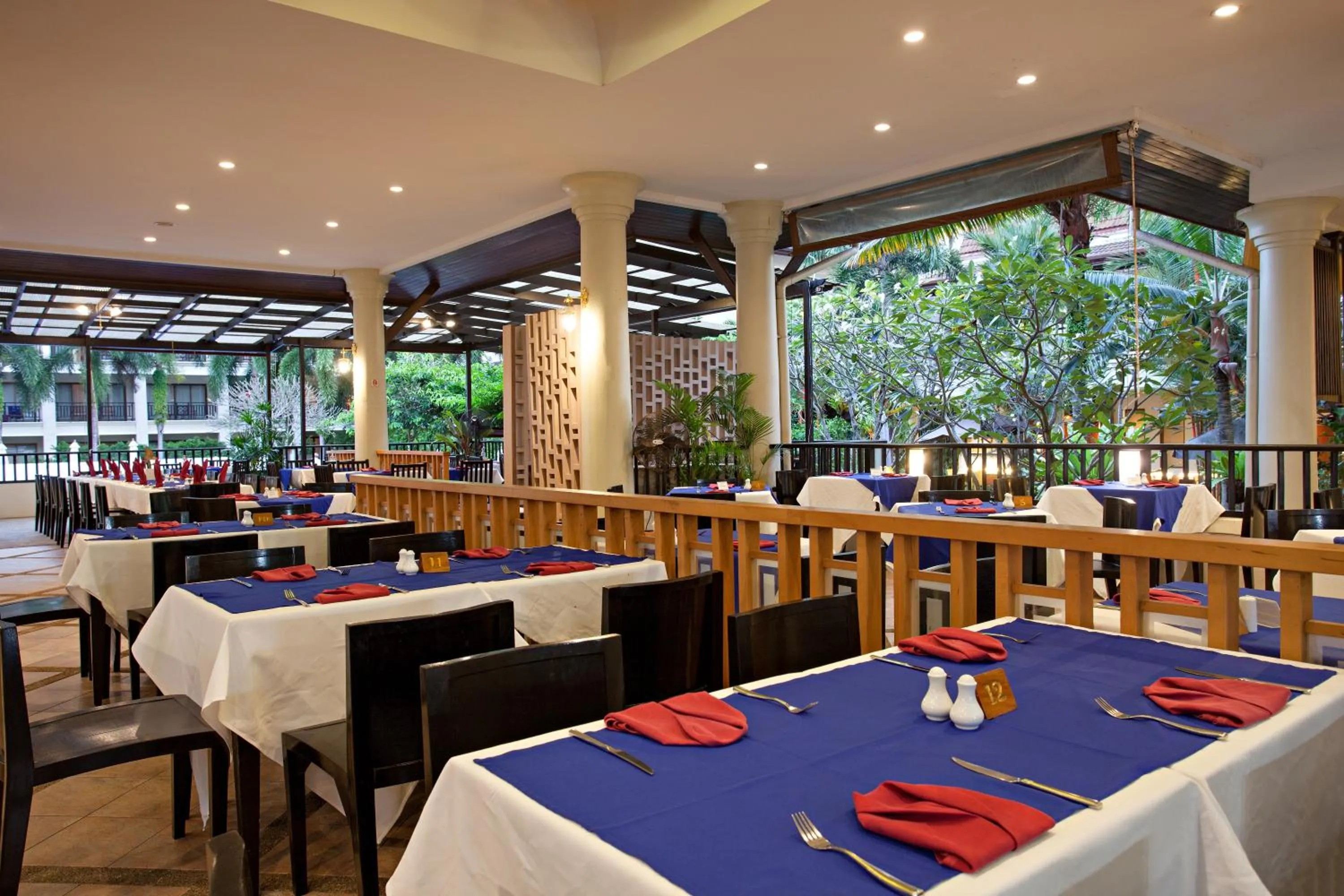 Restaurant/places to eat in Deevana Patong Resort & Spa