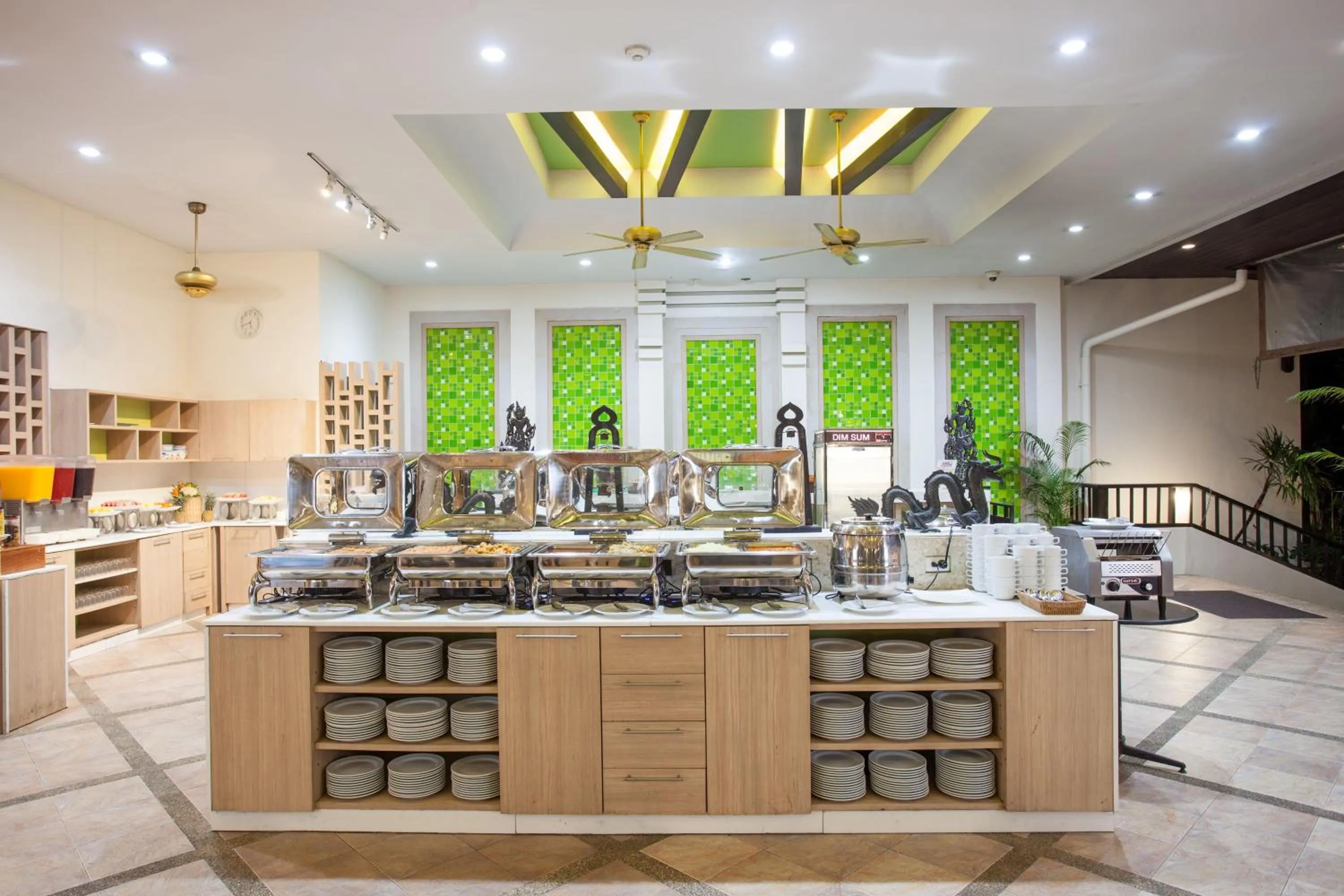 Restaurant/places to eat in Deevana Patong Resort & Spa