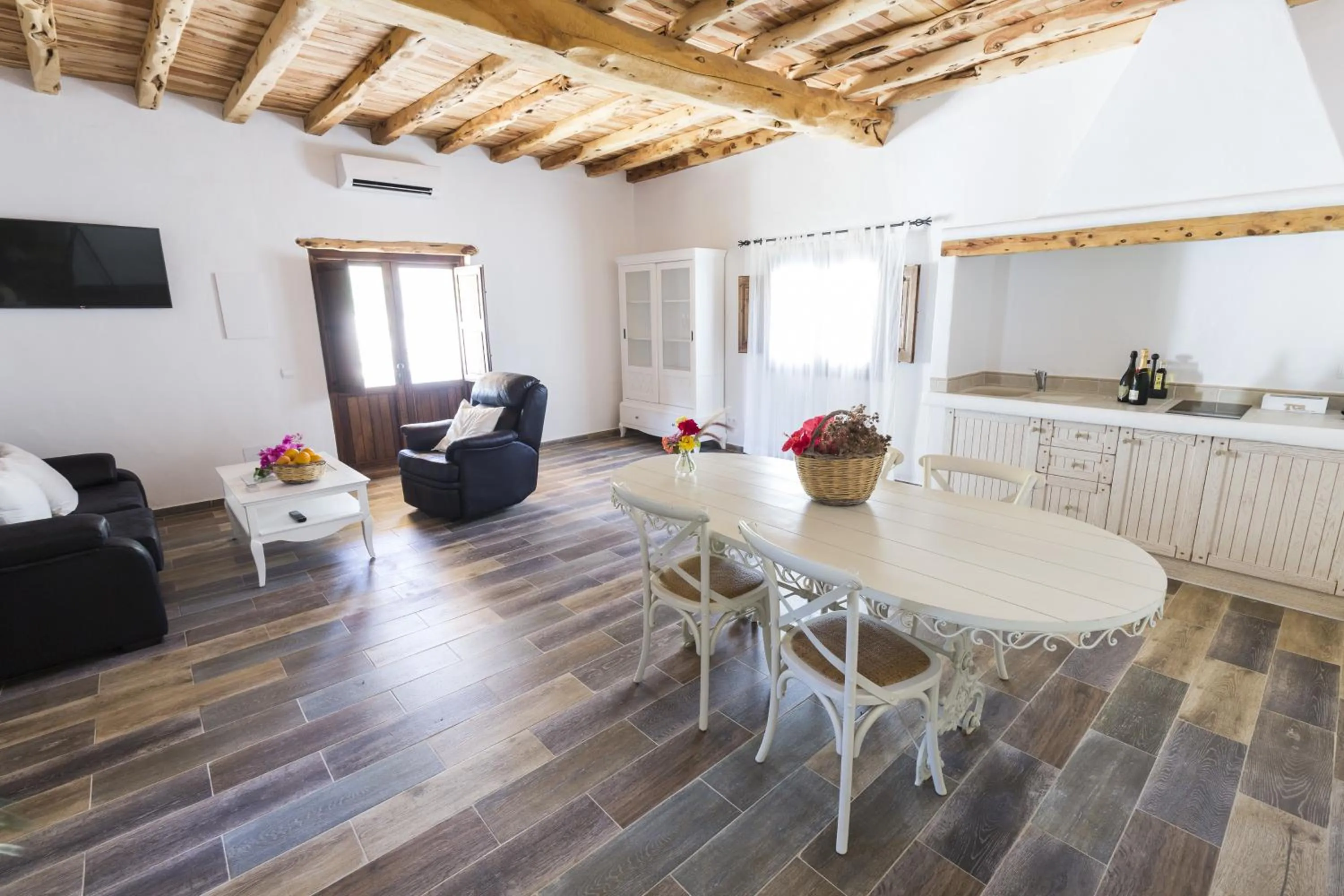 Kitchen or kitchenette in Agroturismo Can Guillem