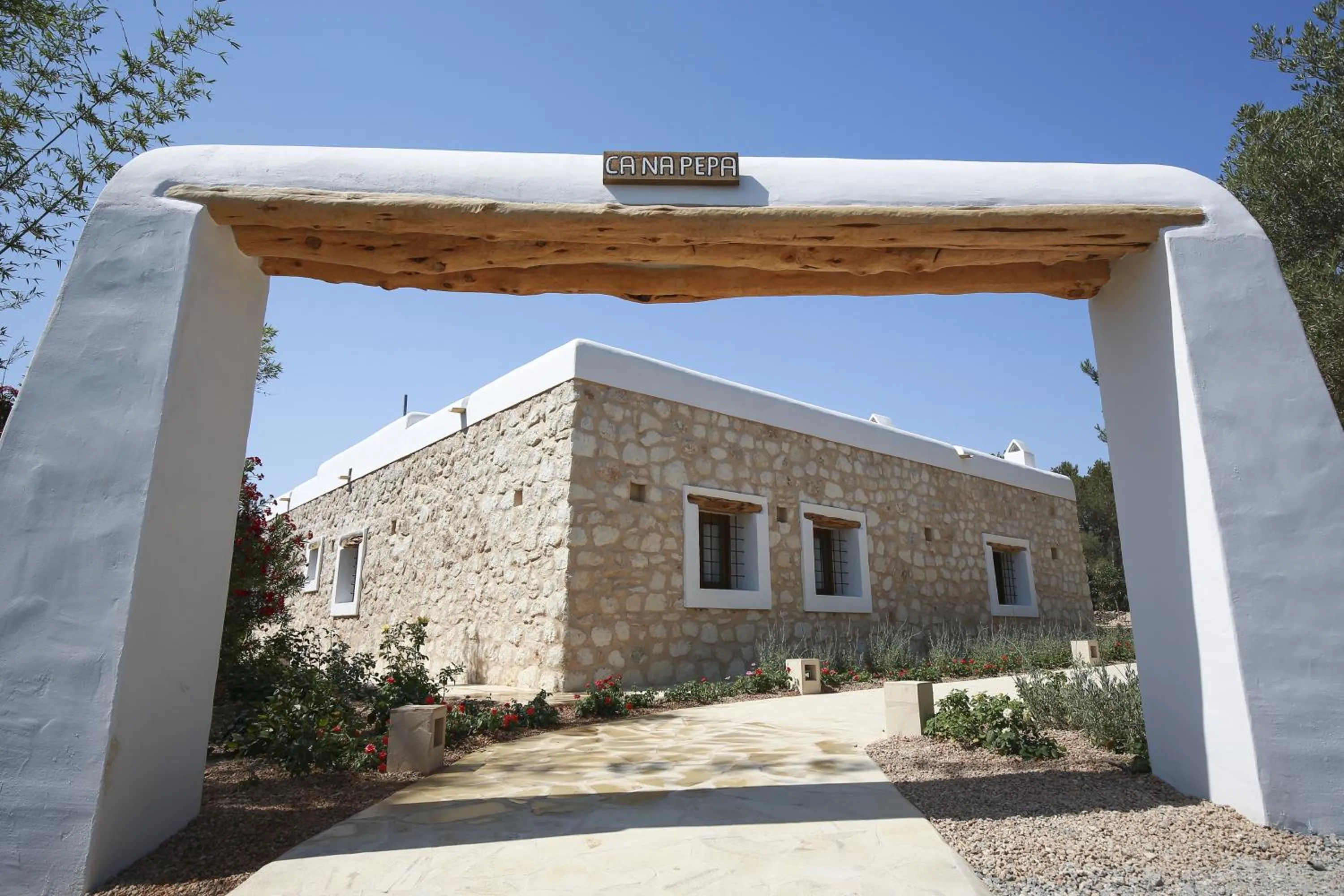 Facade/entrance in Agroturismo Can Guillem