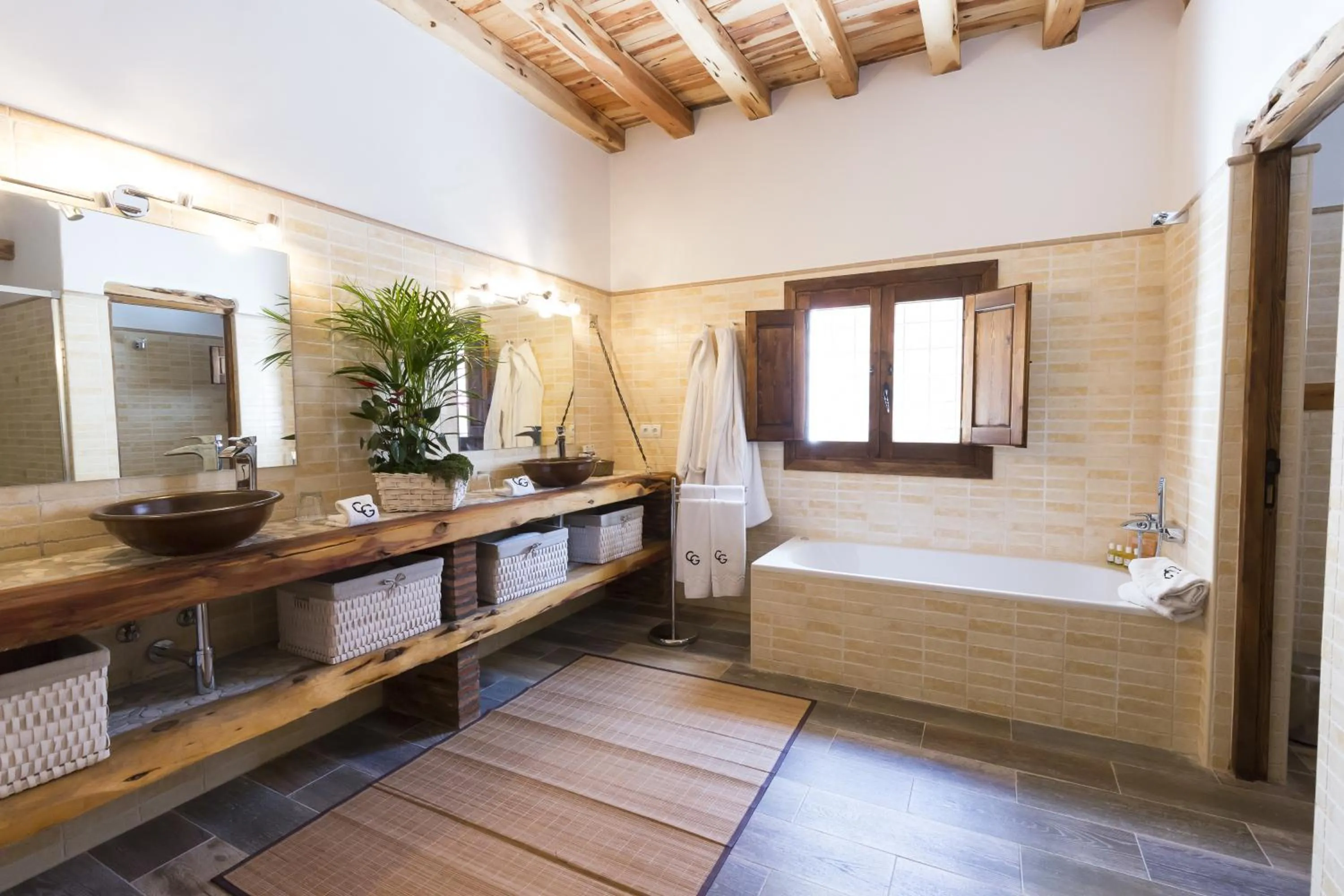 Bathroom, Bed in Agroturismo Can Guillem