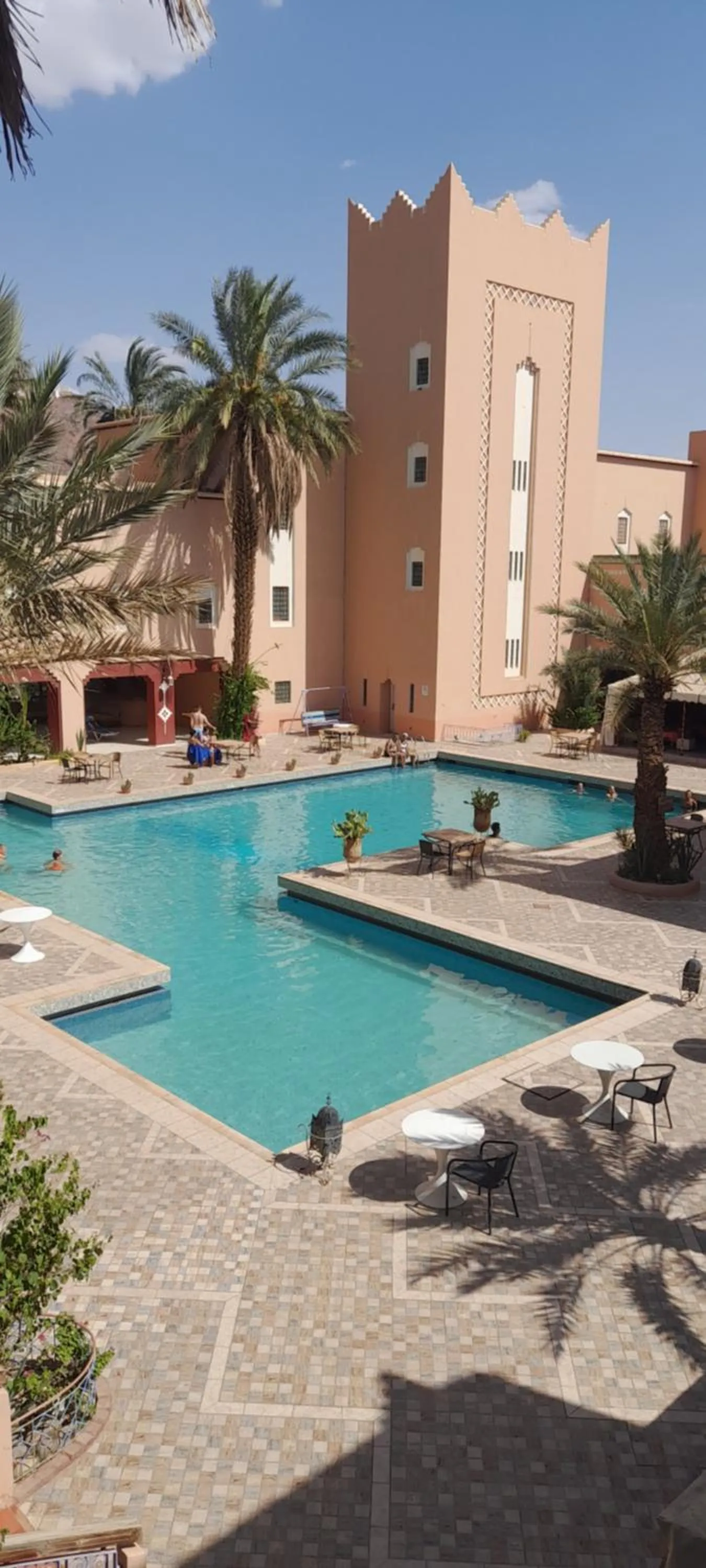 Swimming pool in Hôtel Le Tinsouline