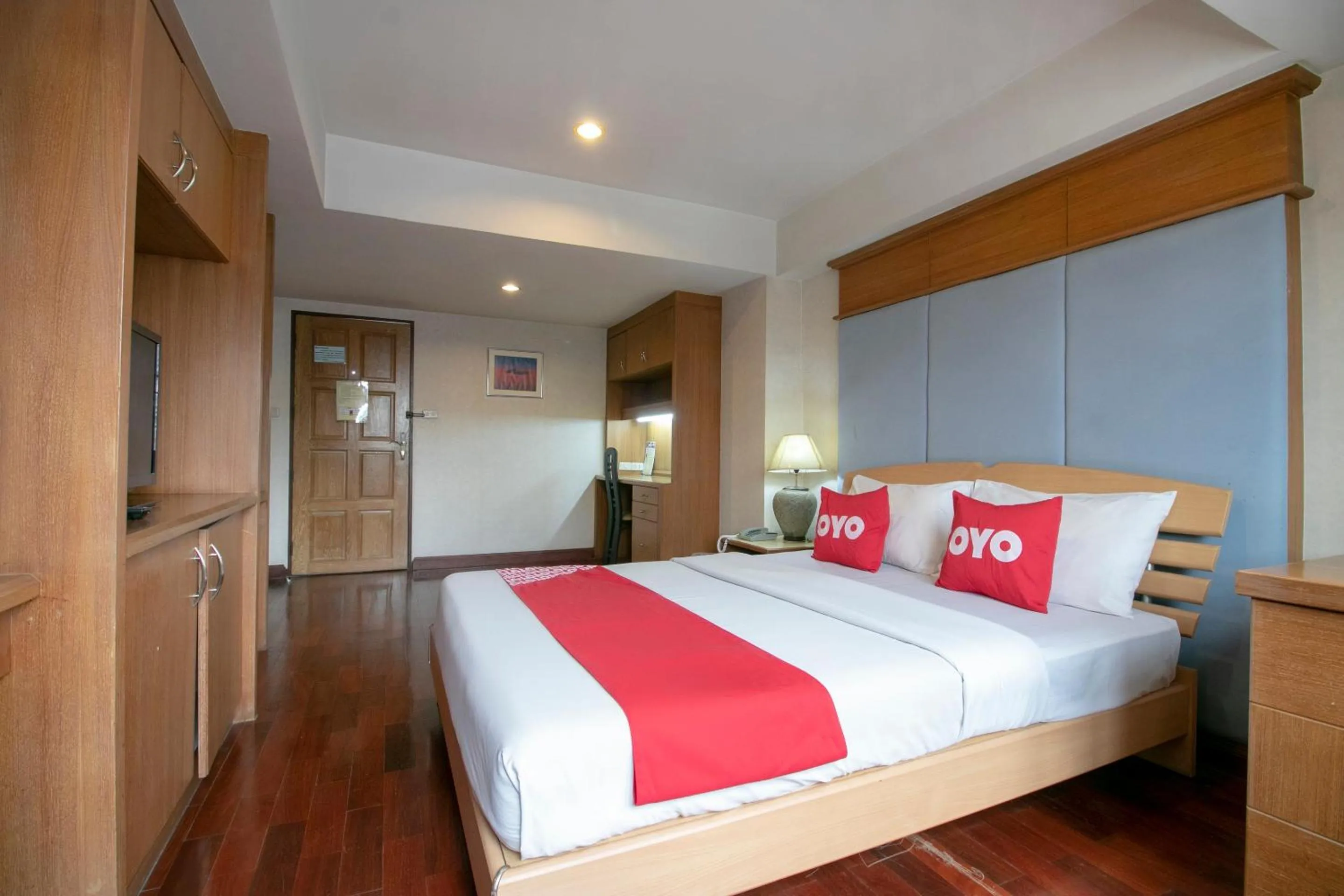 Bedroom, Bed in Hotel Win Long