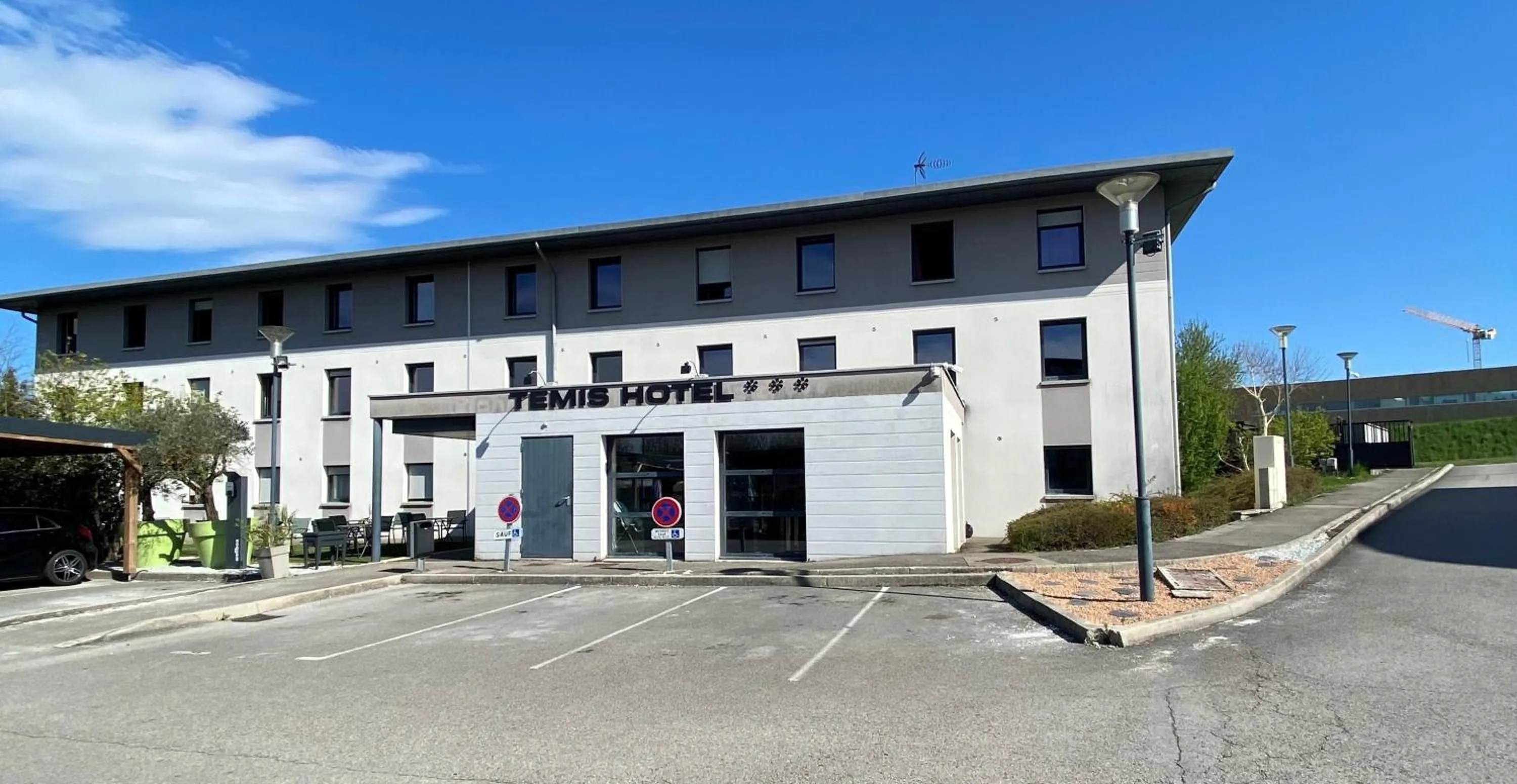 Property building in Temis hôtel Besançon