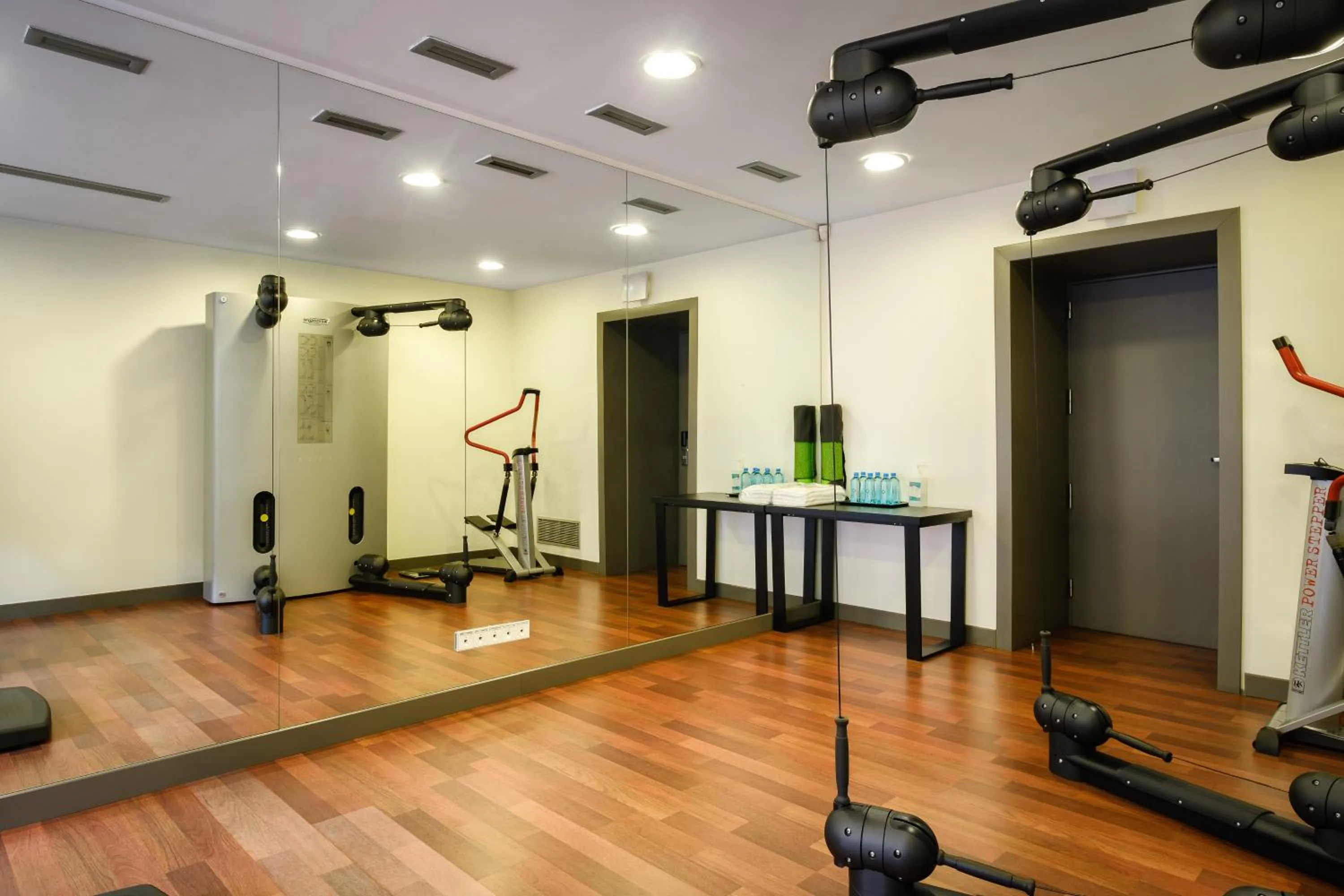 Fitness centre/facilities in Park Hotel Almaty