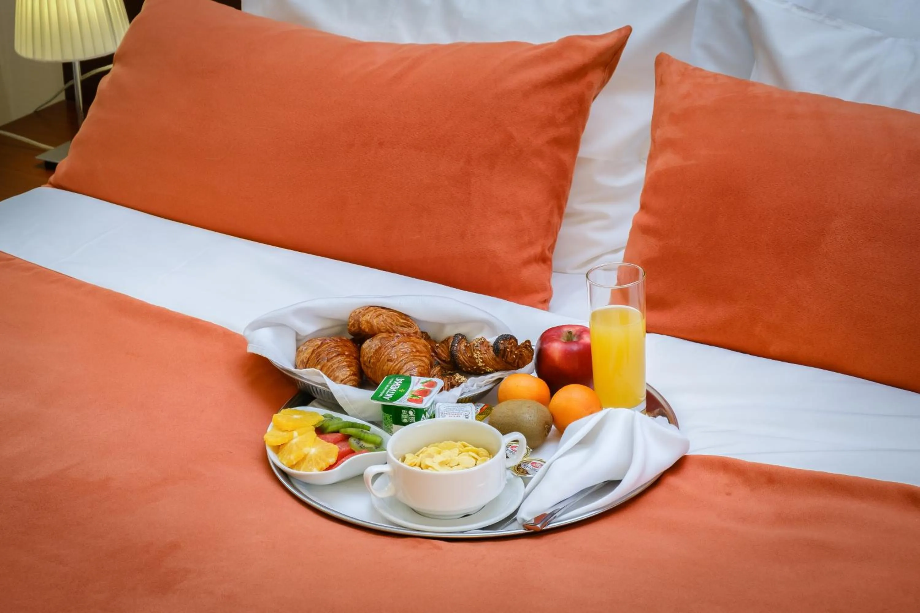 Food and drinks, Bed in Park Hotel Almaty