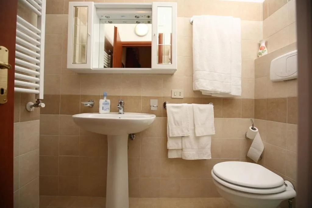 Bathroom in B&B Cappuccino - Piazza Bologna Roma