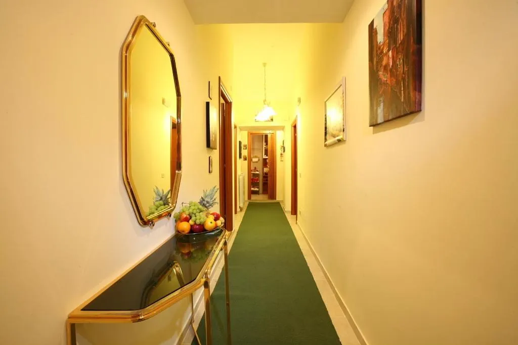 Decorative detail in B&B Cappuccino - Piazza Bologna Roma