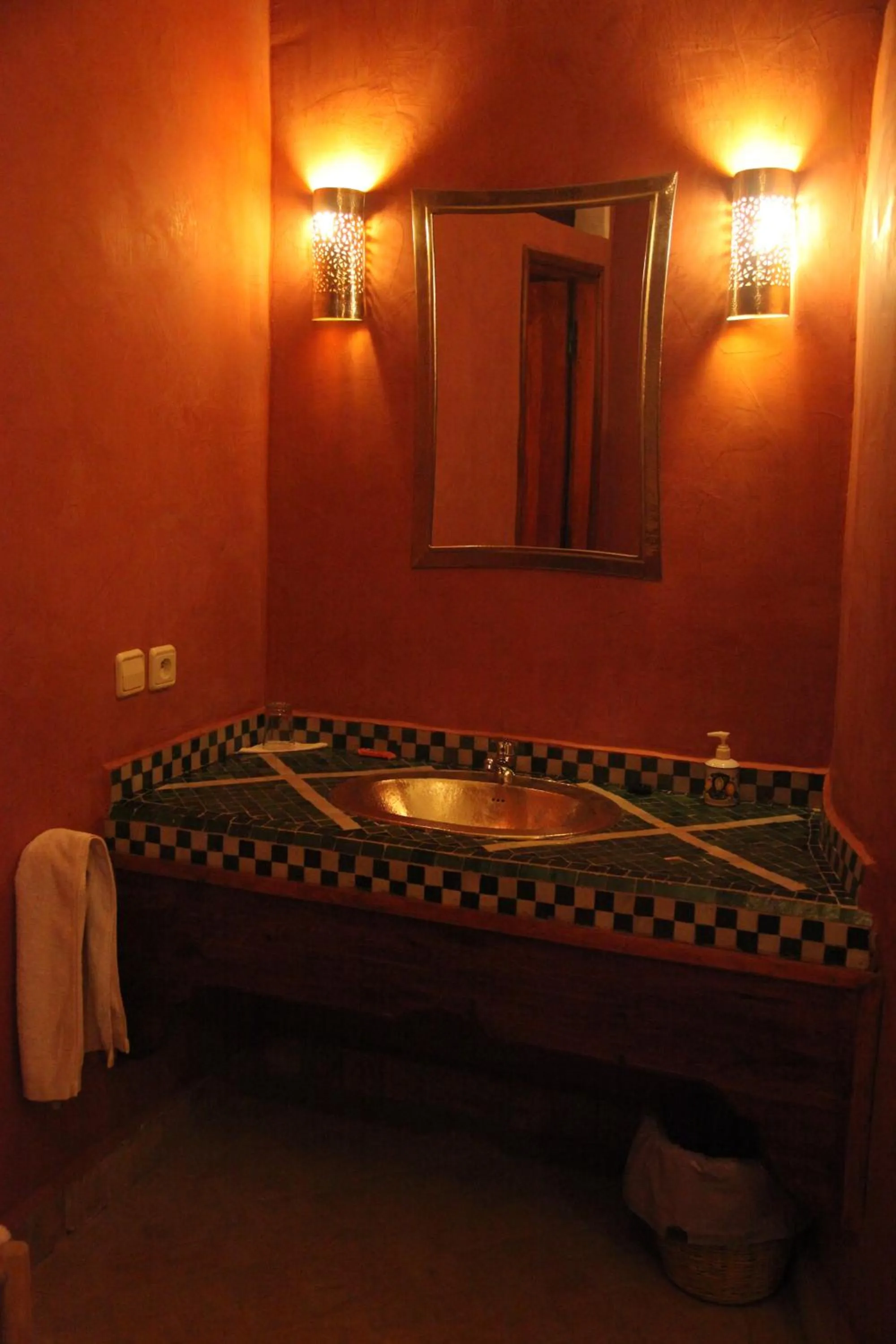 Toilet in Hotel Kasbah Azalay