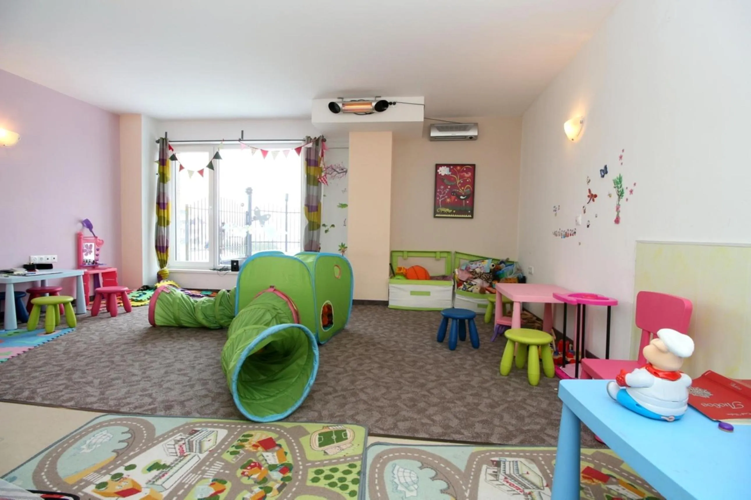 Children play ground in Saint George Palace Aparthotel