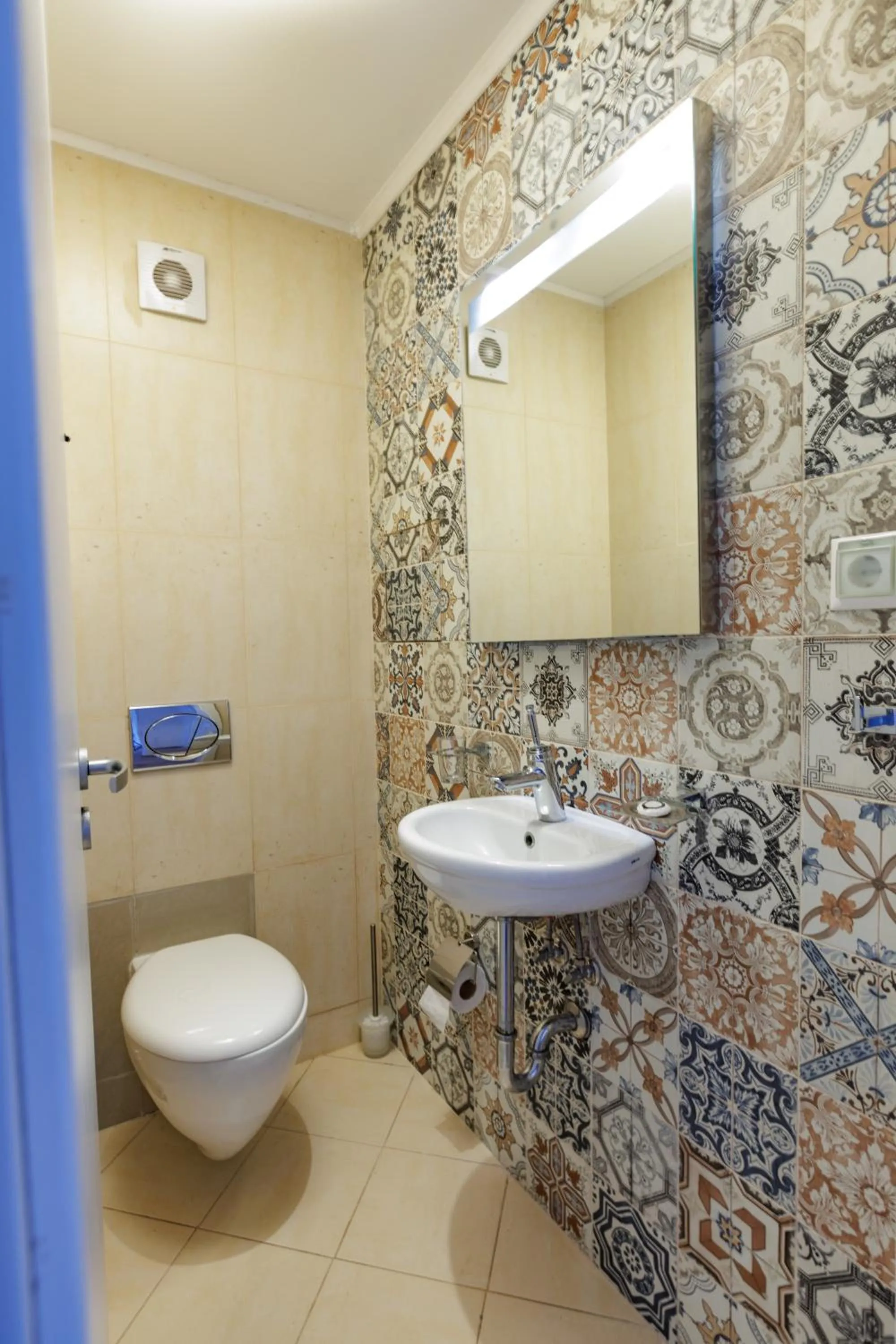 Toilet in Saint George Palace Aparthotel