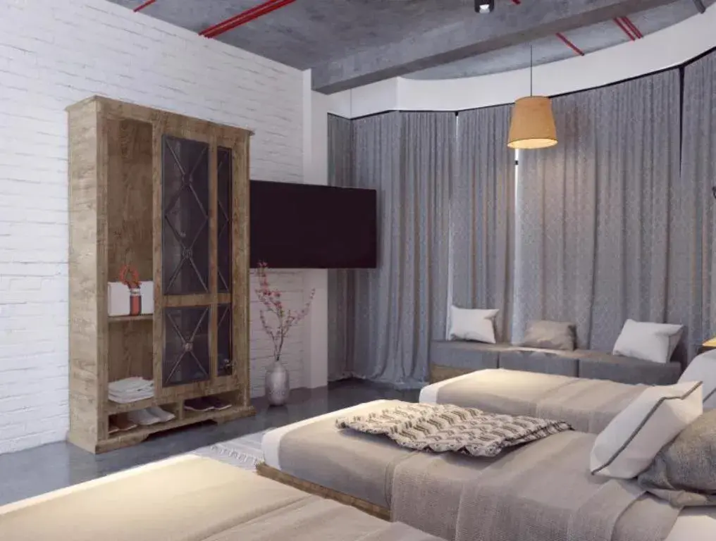 Luxury Triple Room in Luxury Backpakers Hotel Luxury Triple Room in Luxury Backpakers Hotel