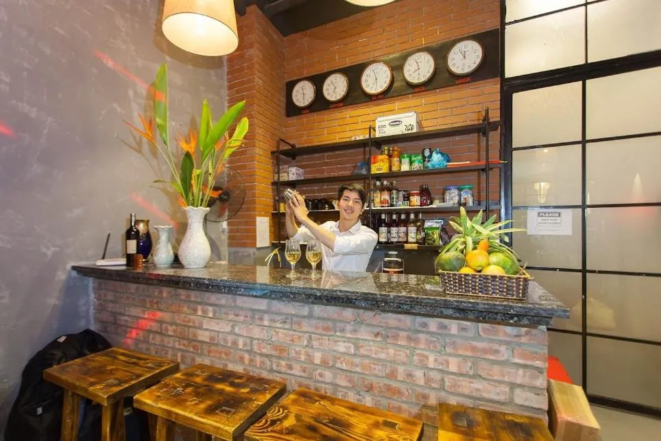 Breakfast in Luxury Backpakers Hotel