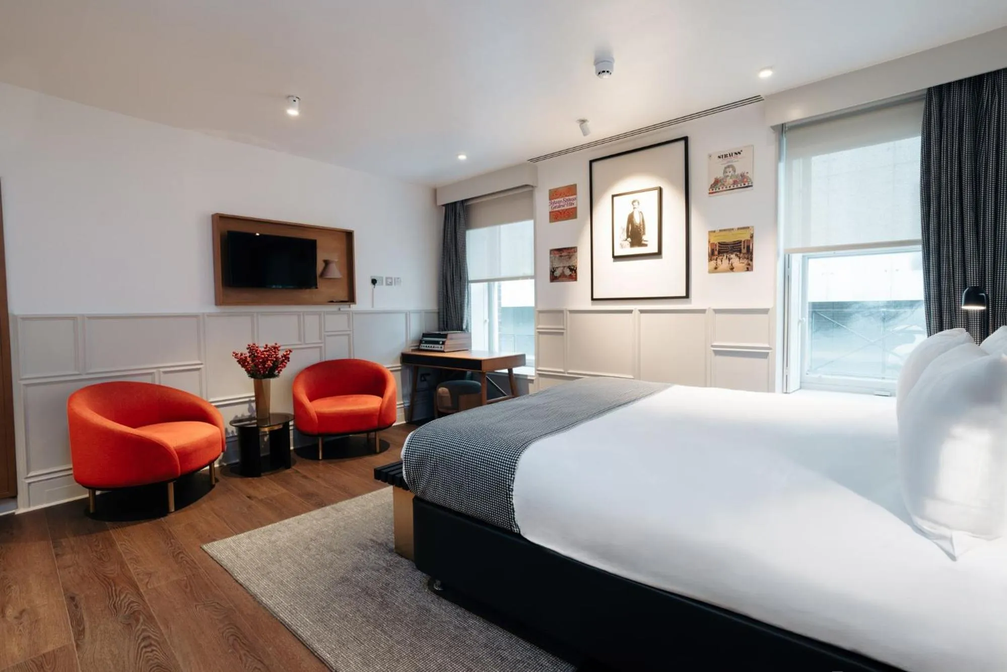 Bed in Leicester House Hotel