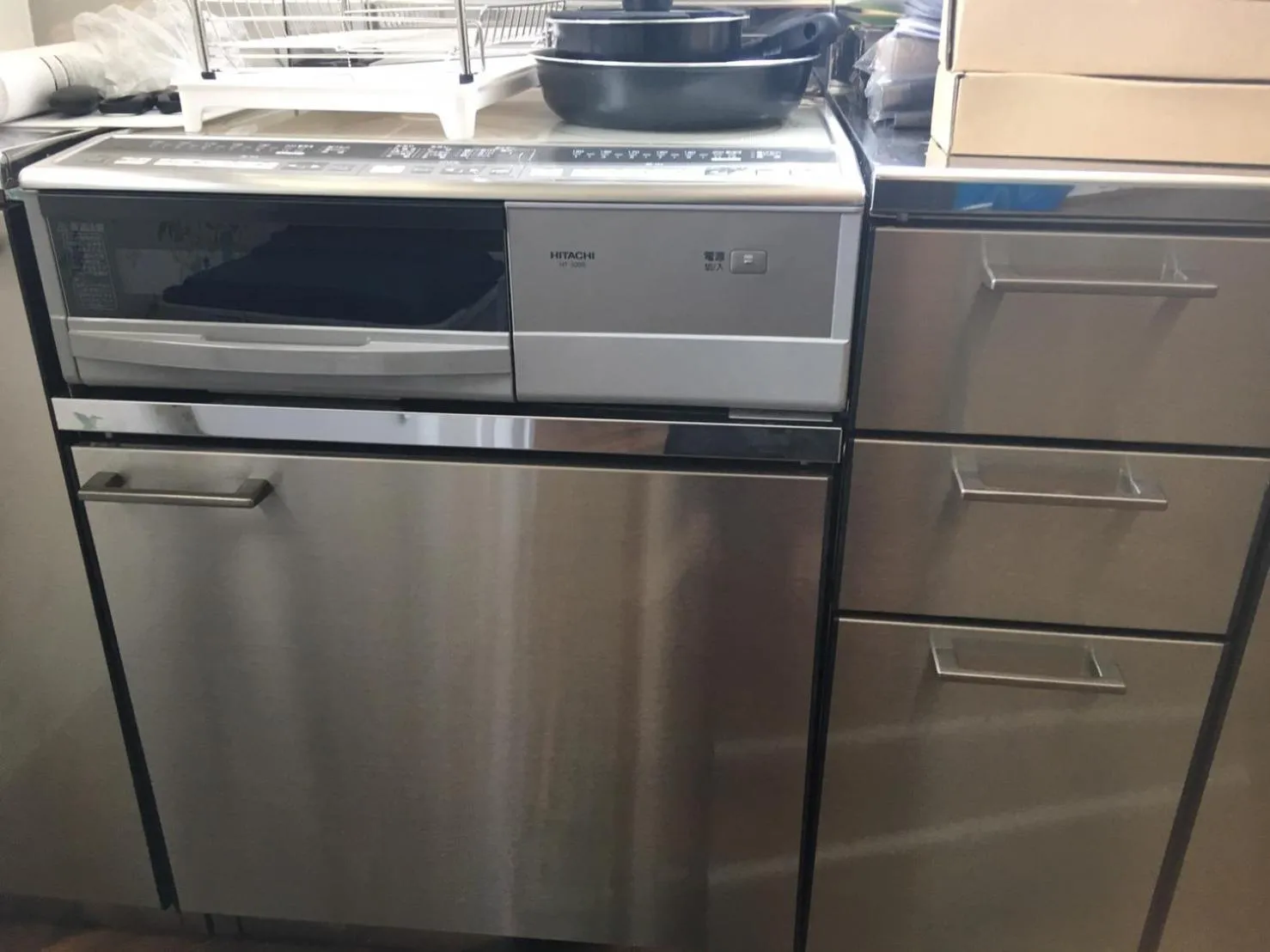 Communal kitchen in Hondori Inn