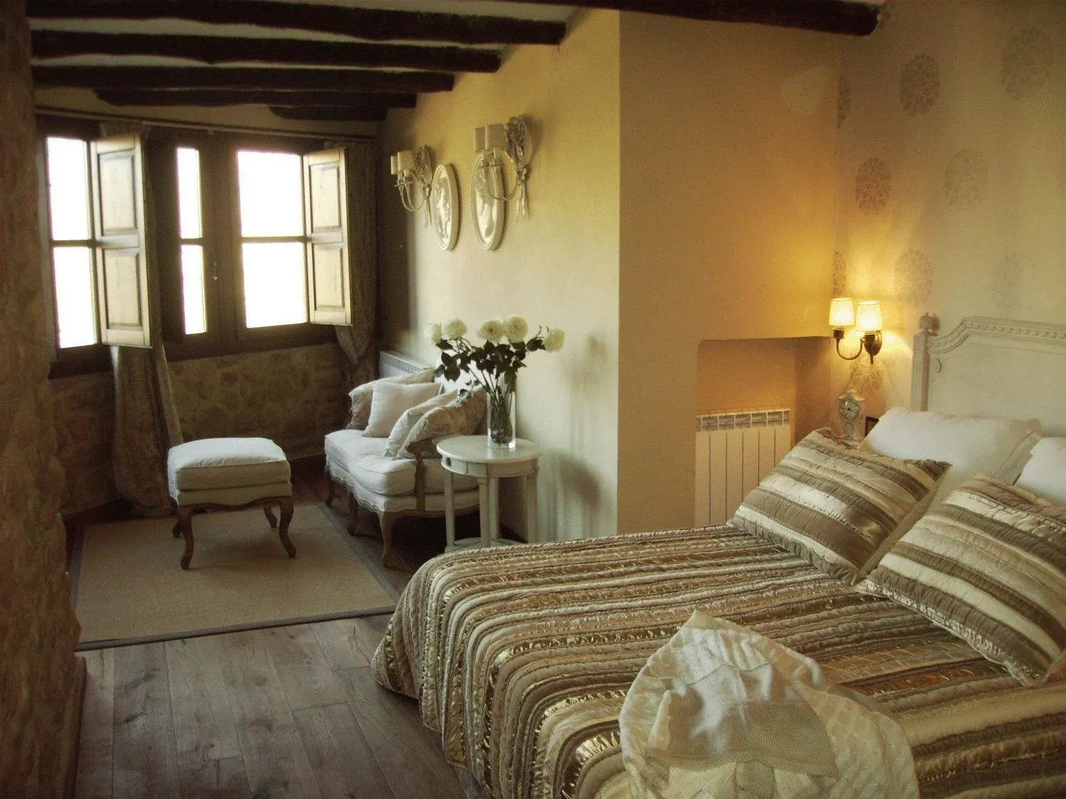 Bedroom, Bed in Hotel Boutique Real Posada De Liena con jacuzzi y Restaurante Liena