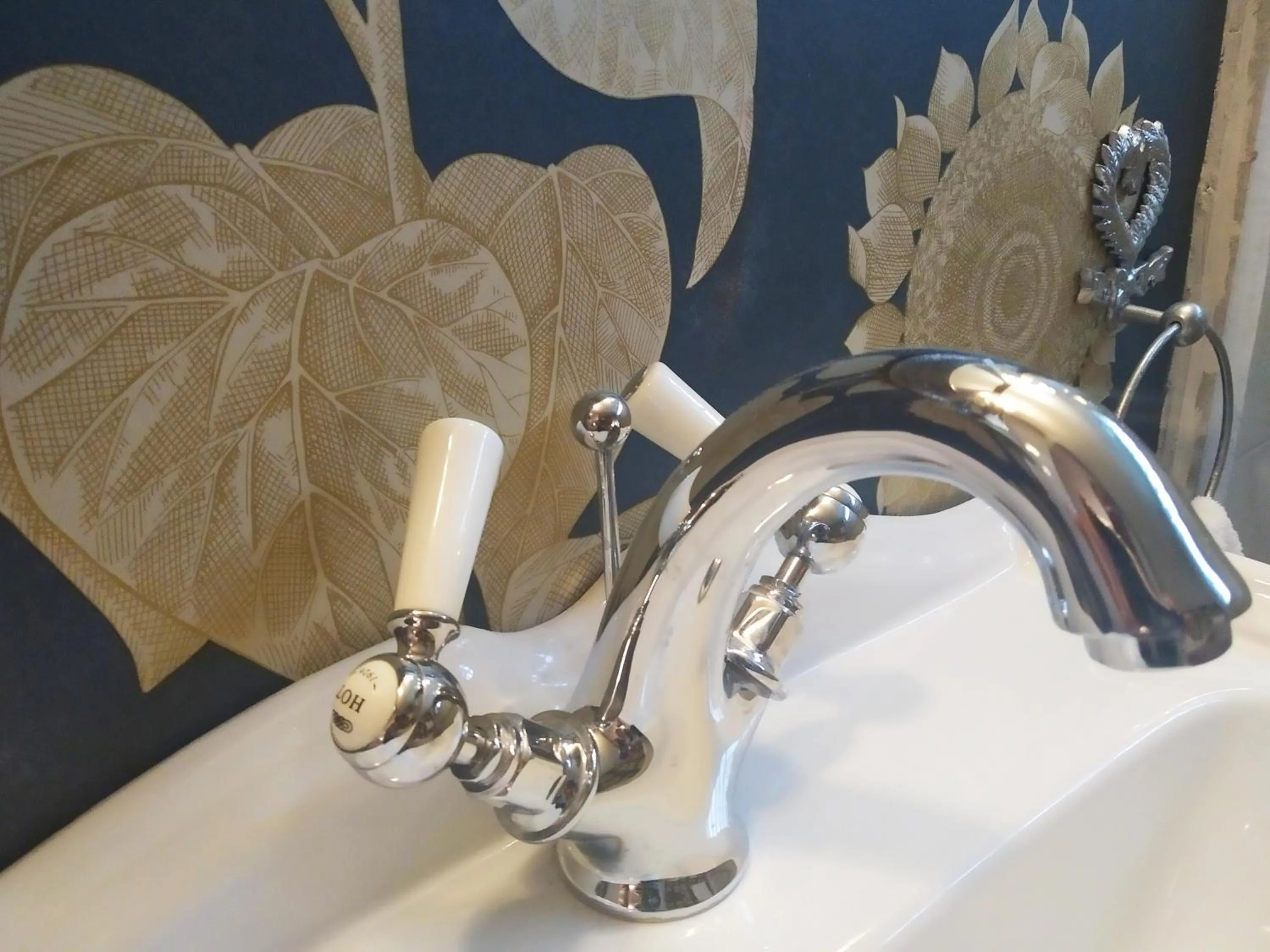 Bathroom in Hotel Boutique Real Posada De Liena con jacuzzi y Restaurante Liena