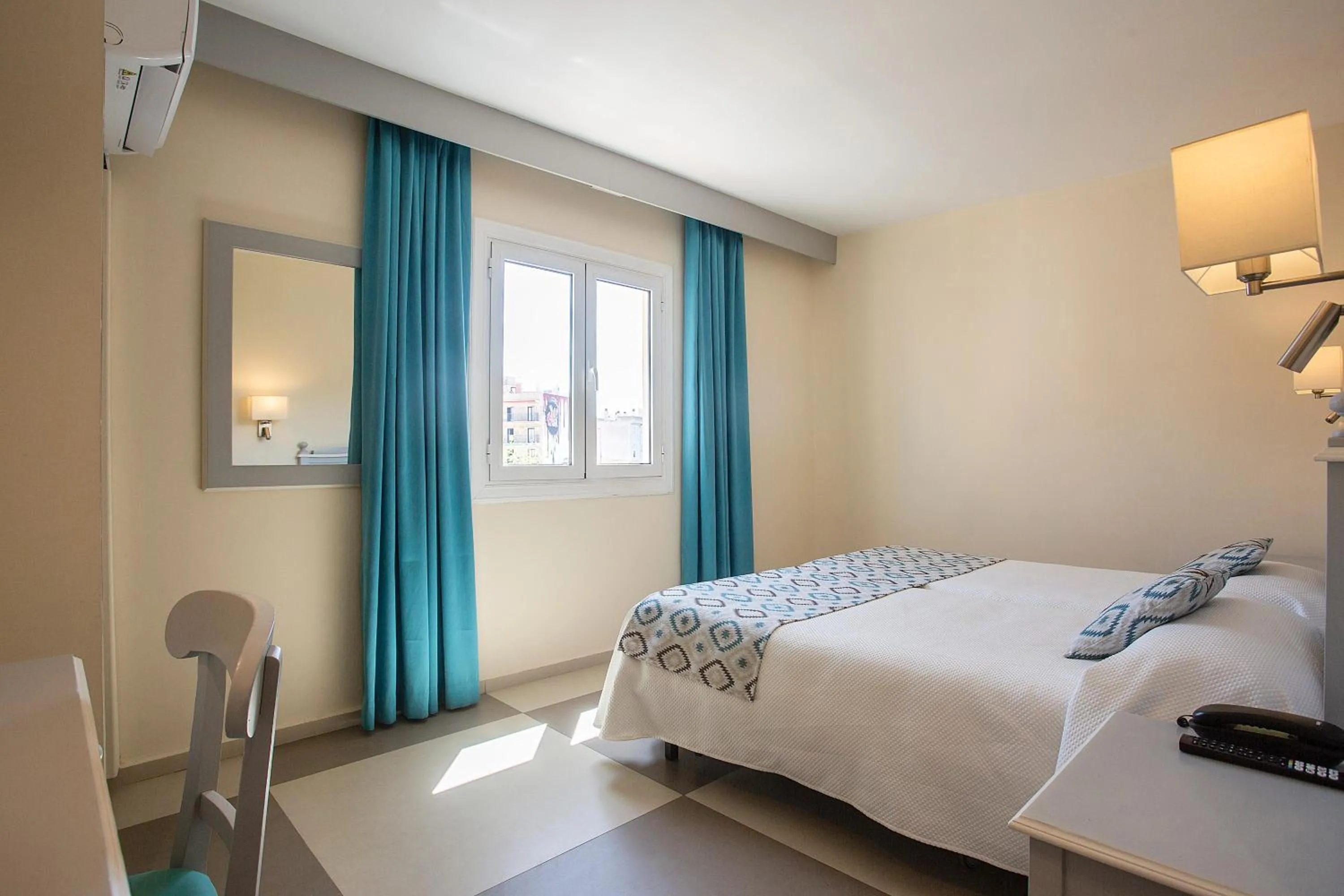 Bed in Hotel Playa Sol