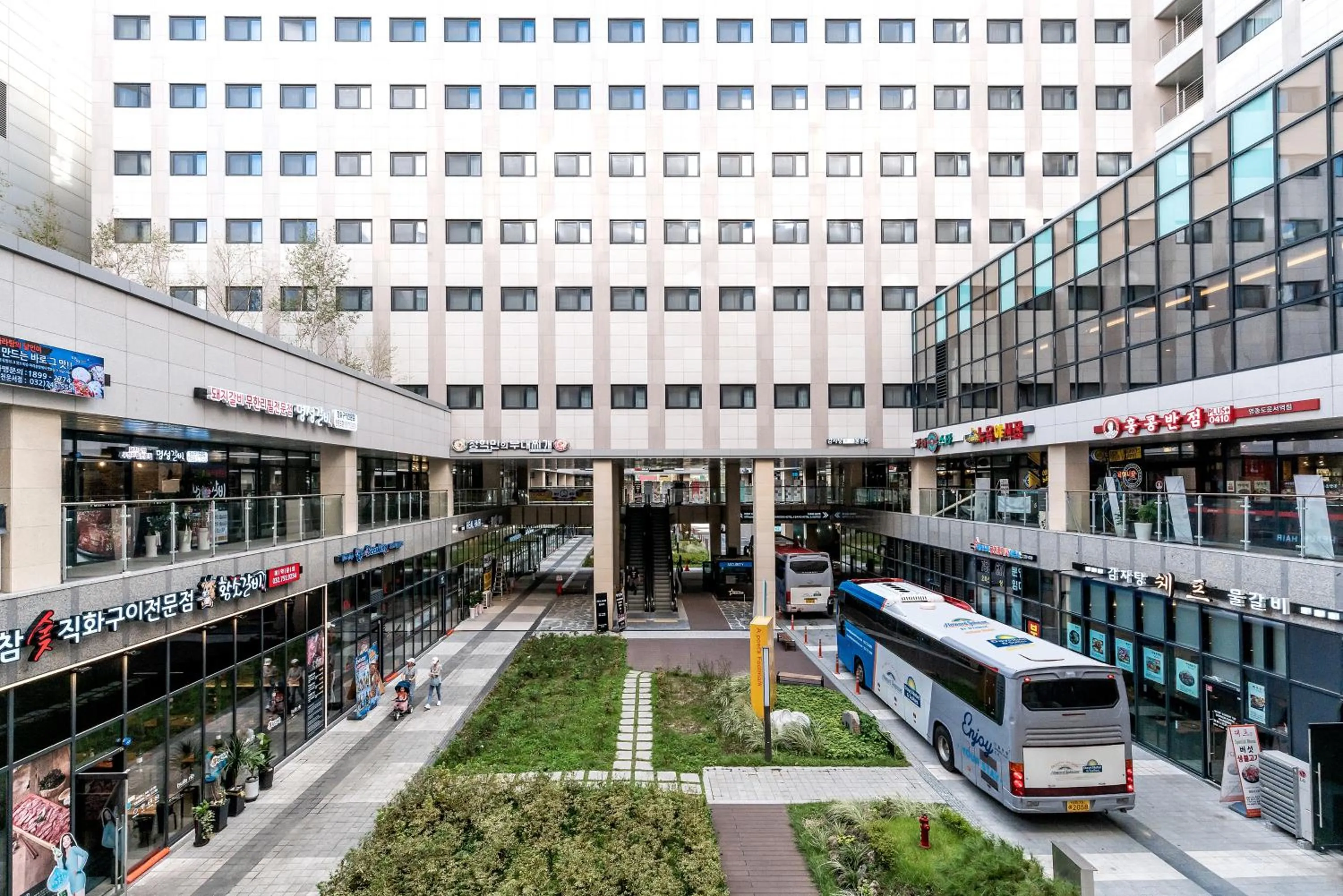 Neighbourhood in Howard Johnson by Wyndham Incheon Airport