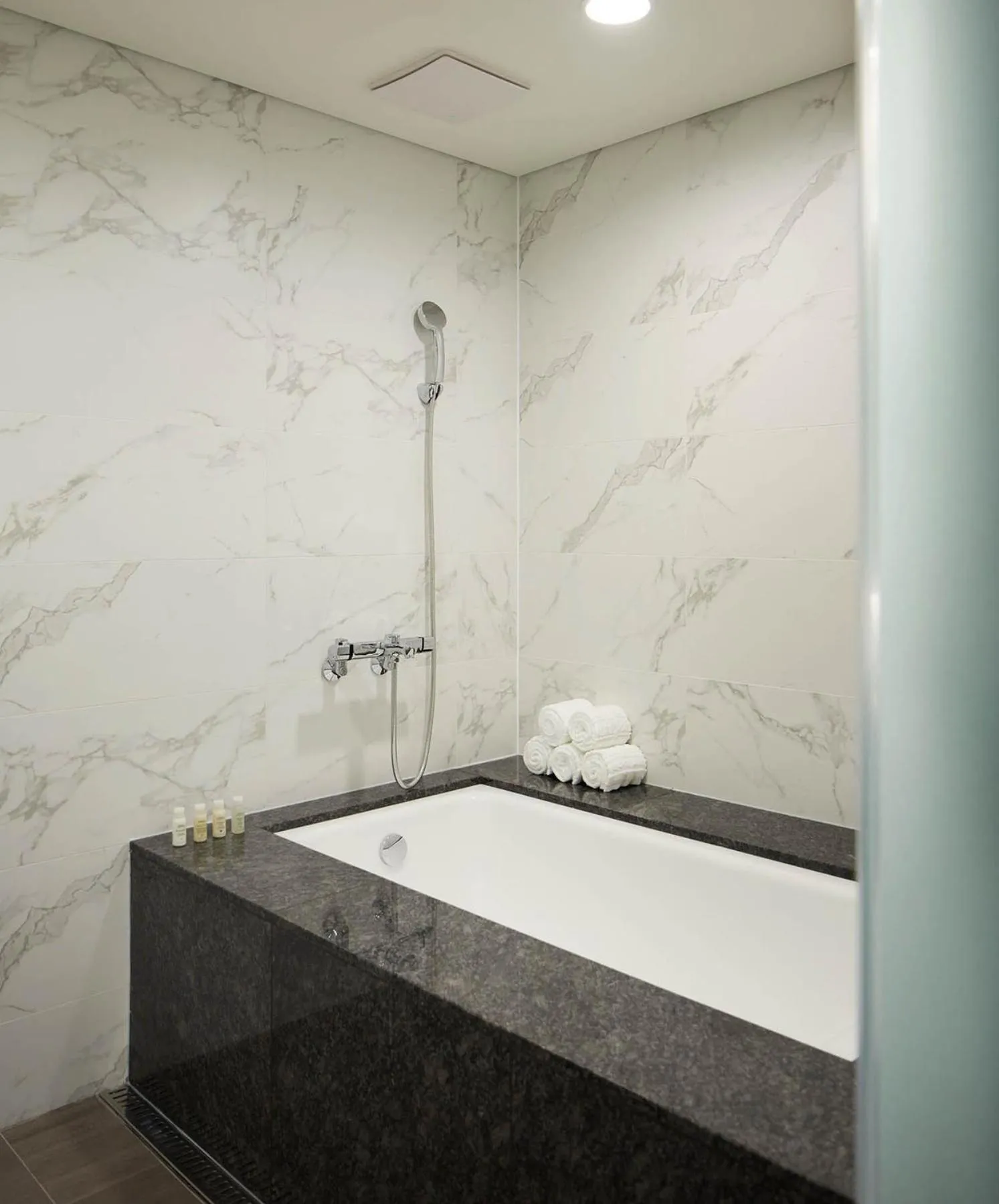 Bath in Howard Johnson by Wyndham Incheon Airport