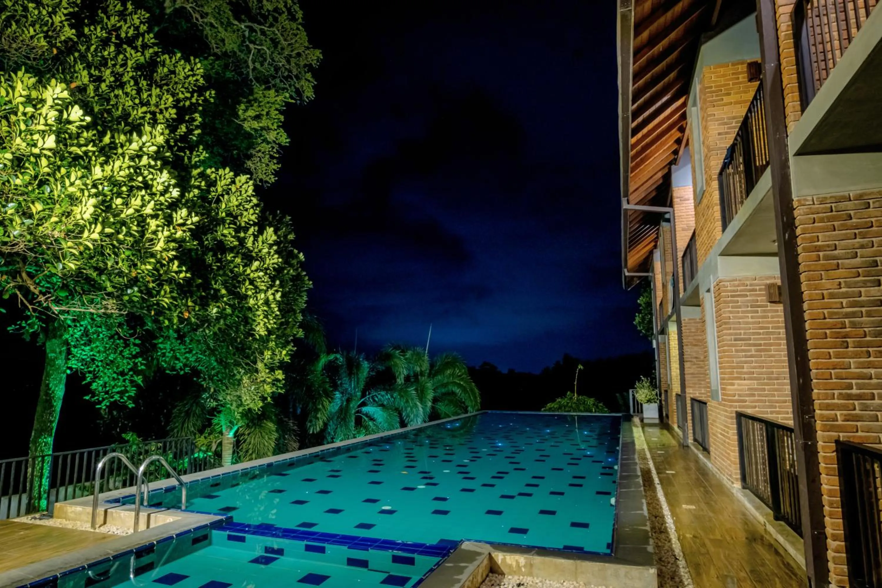 Night in Somerset Mirissa Eco