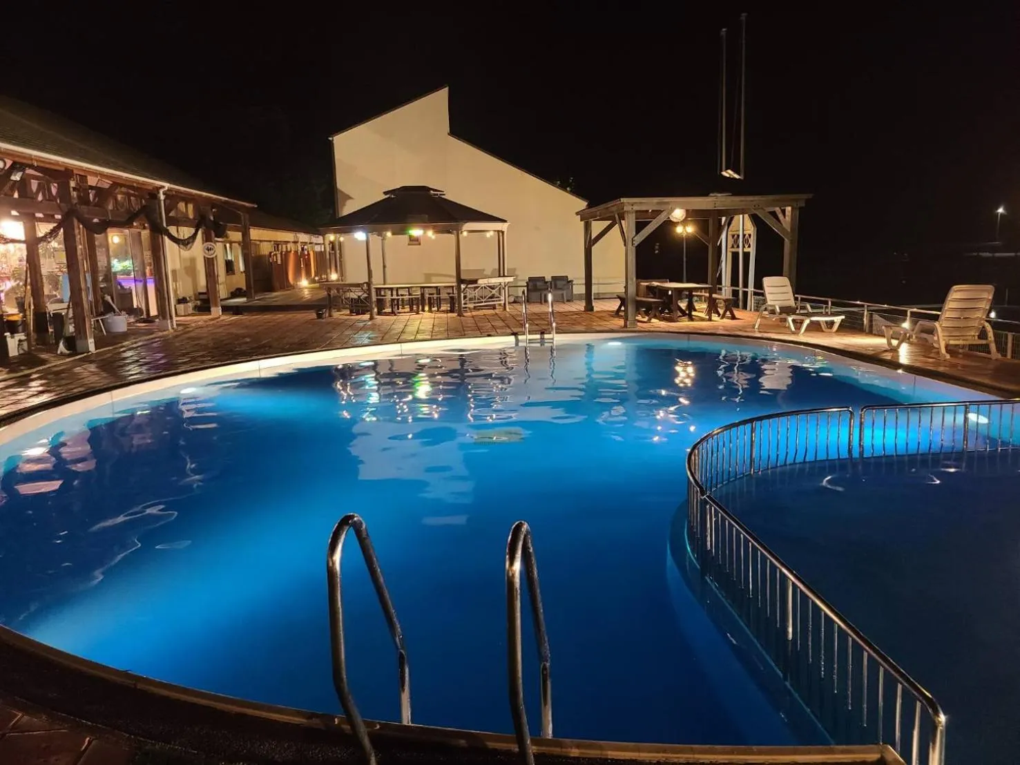 Swimming pool in Tabistヴィラダイオーリゾート伊勢志摩