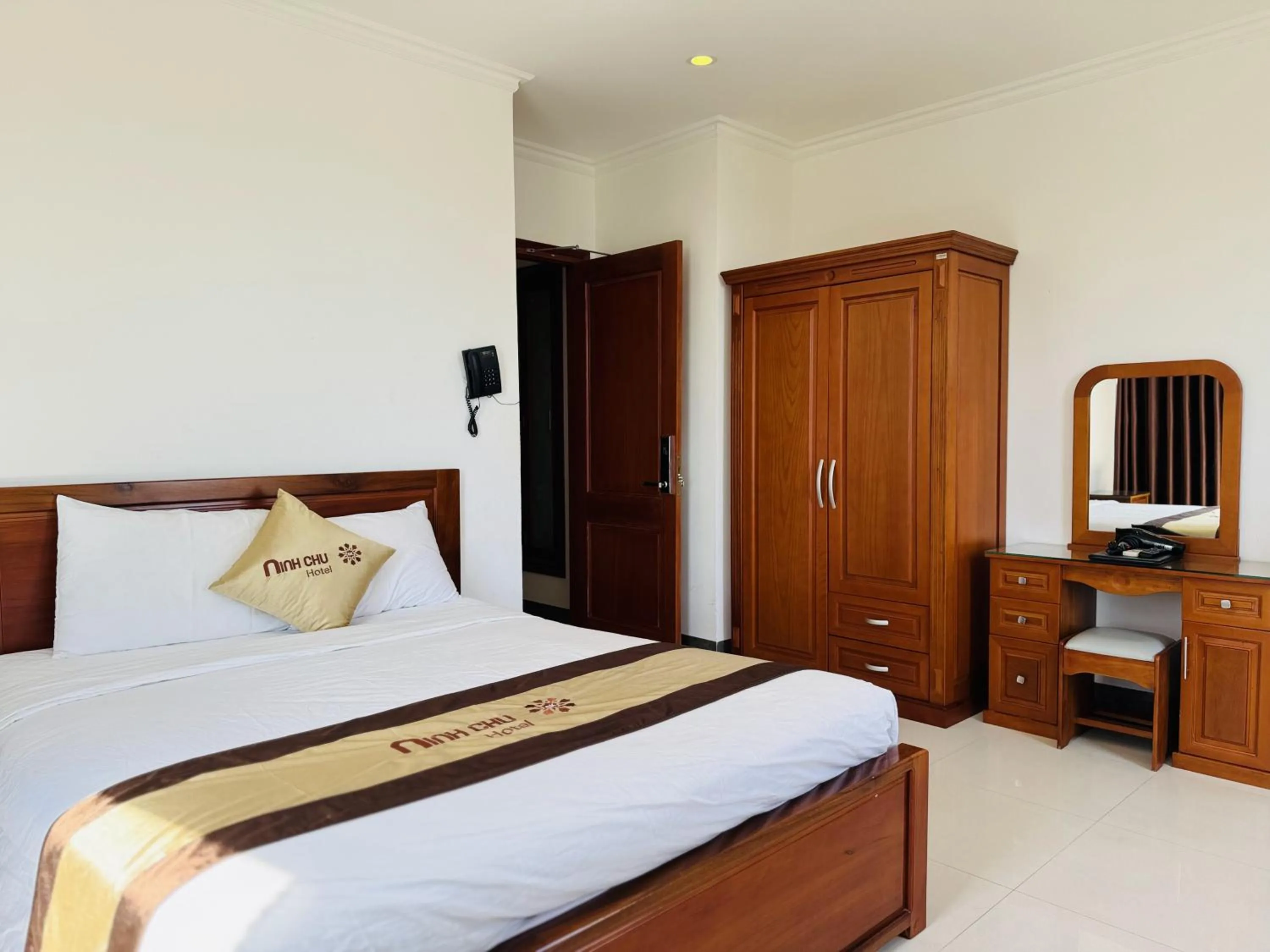 Bedroom, Bed in Khách Sạn Ninh Chữ