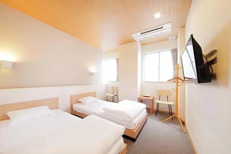Twin Room with Private Bathroom in R Star Hostel Kyoto Twin Room with Private Bathroom in R Star Hostel Kyoto