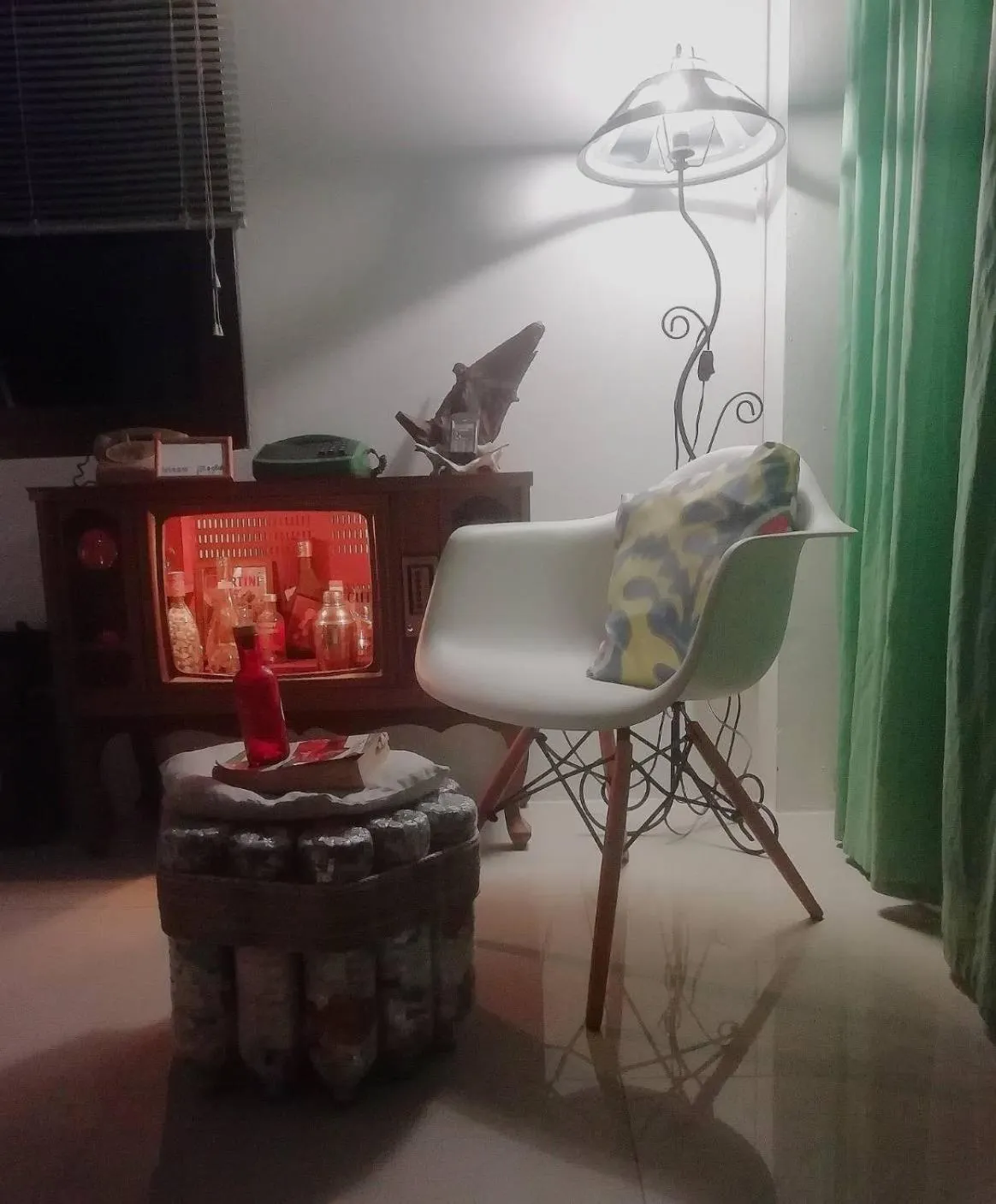 Photo of the whole room in Rec Art (House of recycle+Art)